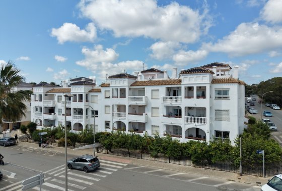 Apartment / flat - Resale - Orihuela Costa - Villamartín