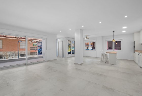 Apartment / flat - Resale - Torrevieja - El Acequión - Los Náufragos