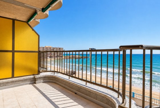 Apartment / flat - Resale - Torrevieja - Playa de los Locos