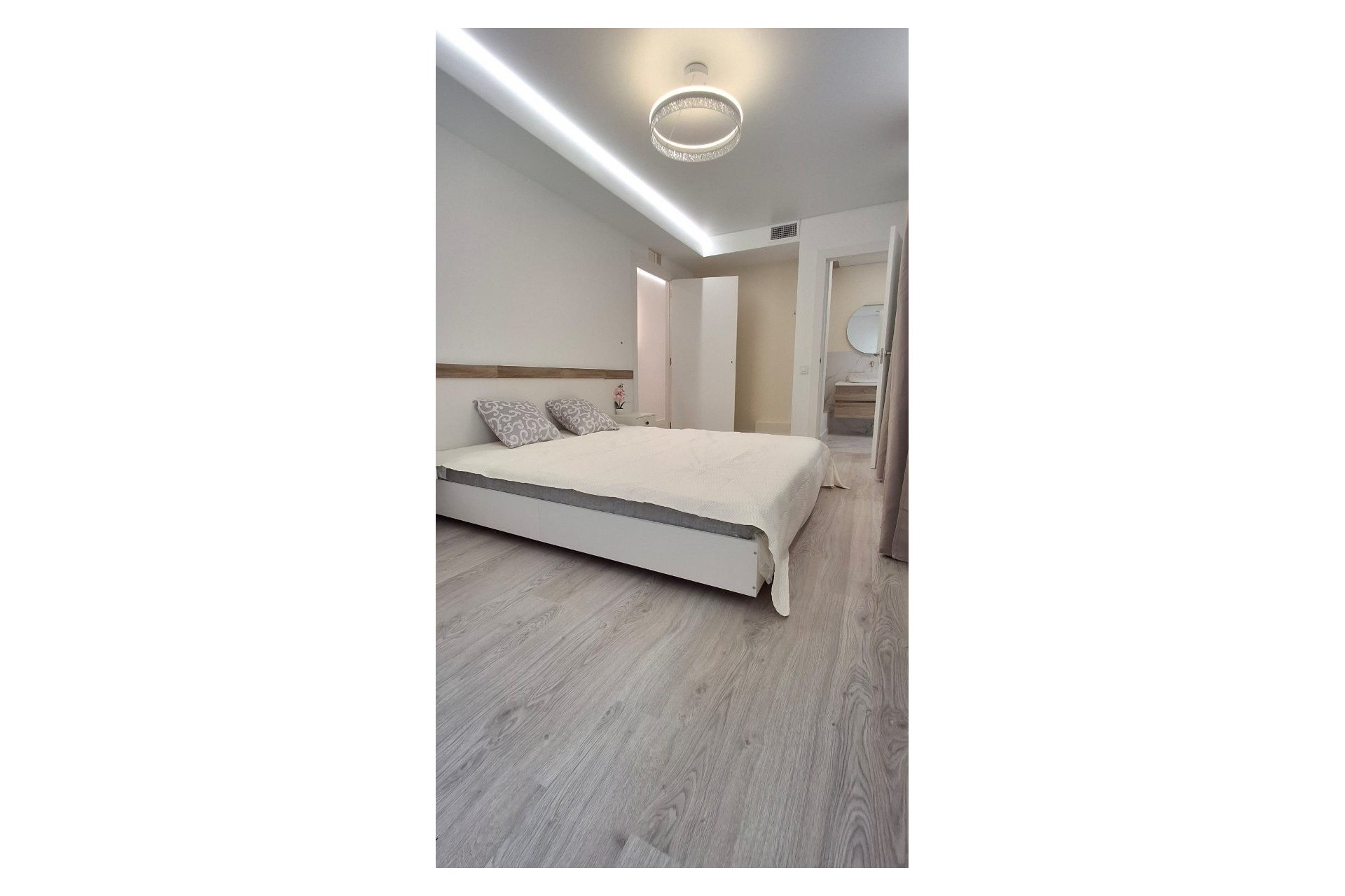 Återförsäljning - Apartament / Duplex - Torrevieja - Playa Acequion