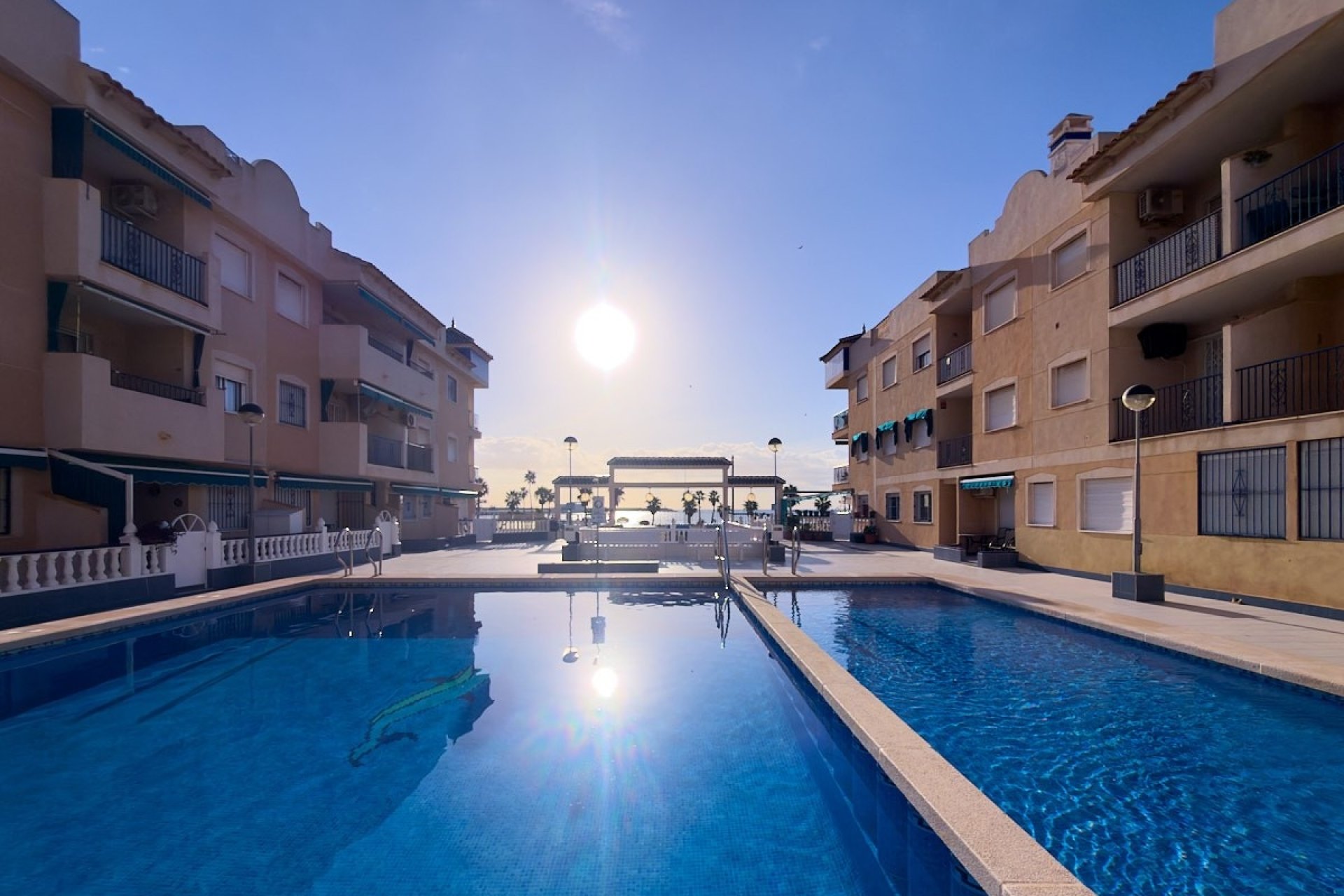 Återförsäljning - Apartament / Duplex - Torrevieja - Playa Los Naufragos