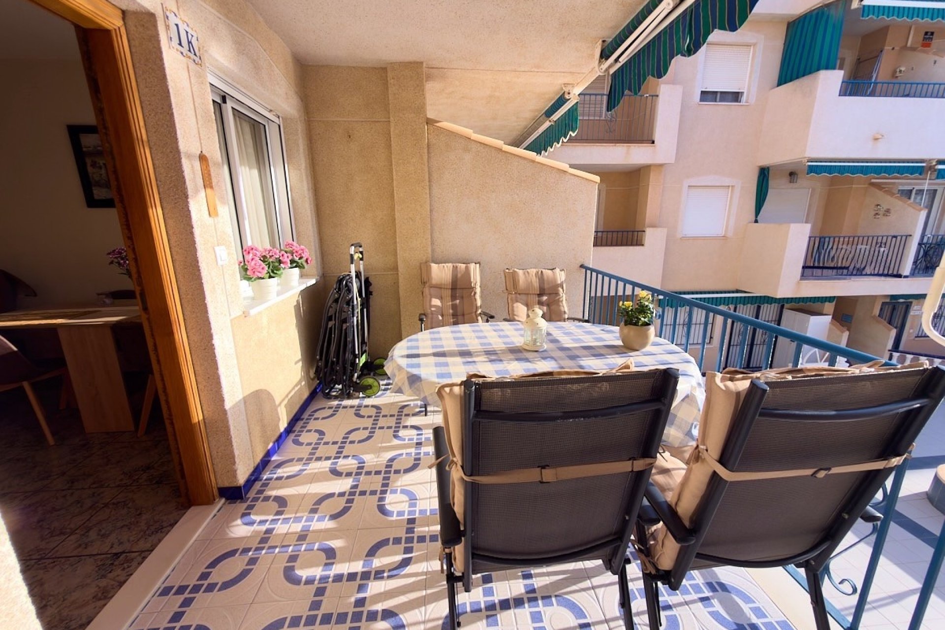 Återförsäljning - Apartament / Duplex - Torrevieja - Playa Los Naufragos