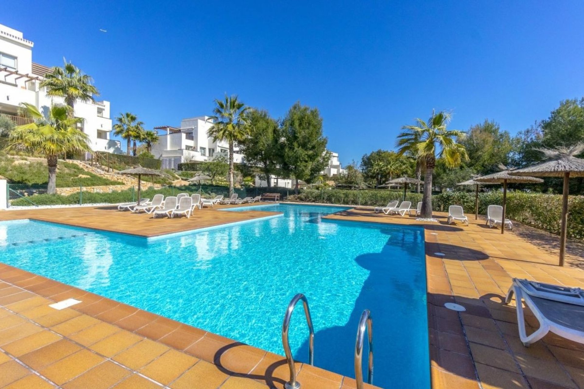 Återförsäljning - Lägenhet / lägenhet - Orihuela Costa - Las Colinas golf