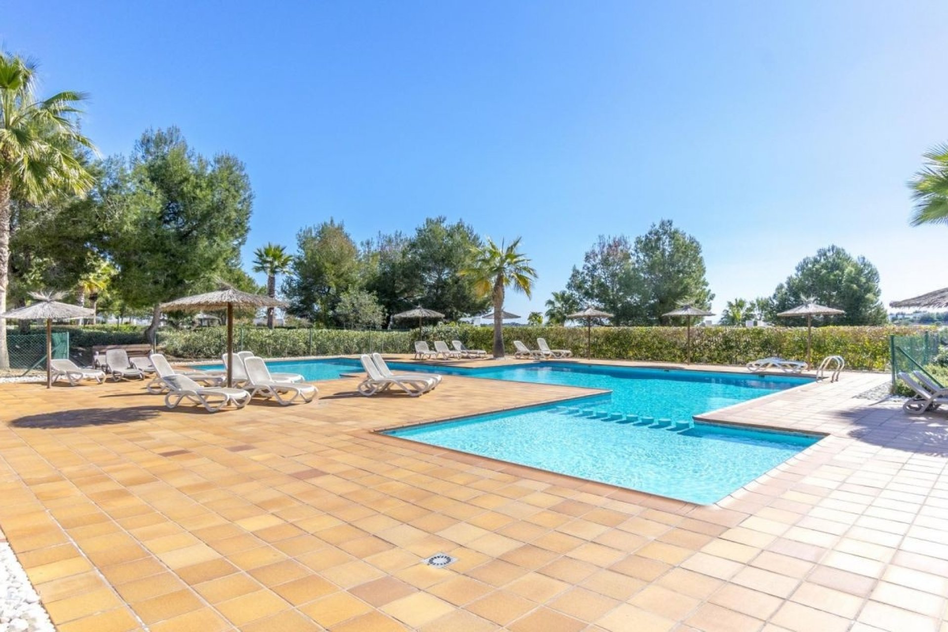 Återförsäljning - Lägenhet / lägenhet - Orihuela Costa - Las Colinas golf