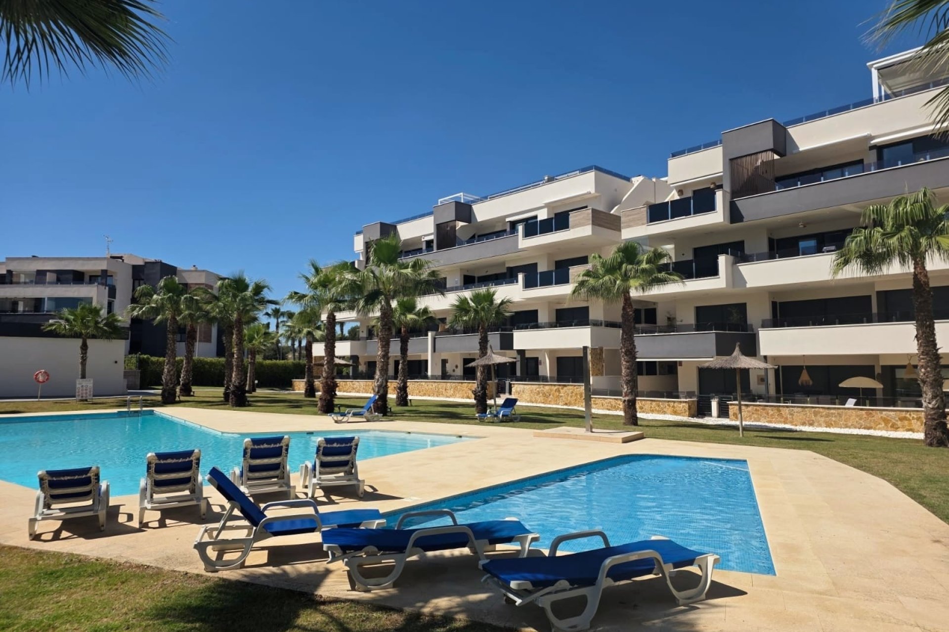 Återförsäljning - Lägenhet / lägenhet - Orihuela Costa - Los Altos