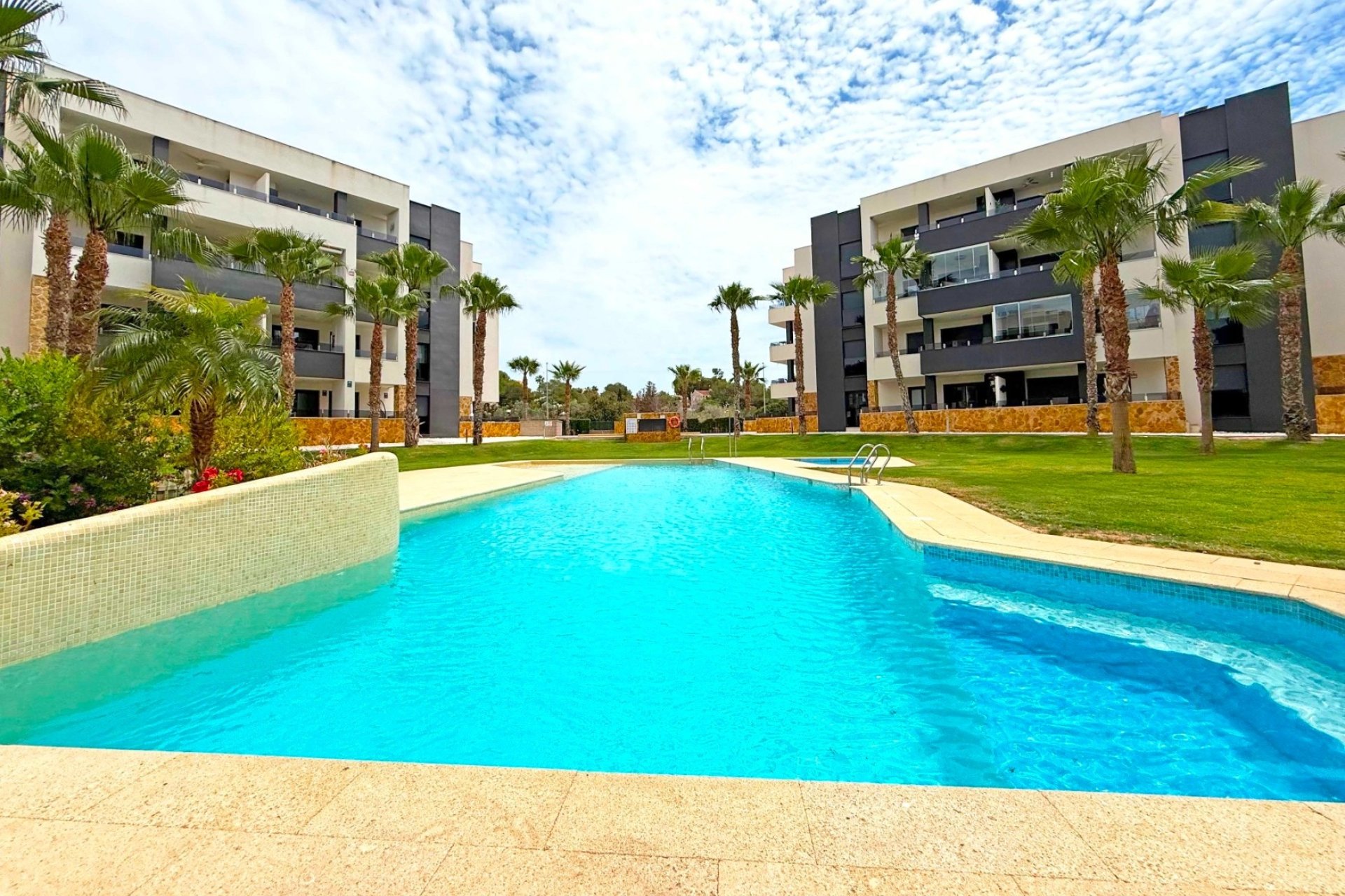 Återförsäljning - Lägenhet / lägenhet - Orihuela Costa - Los Altos