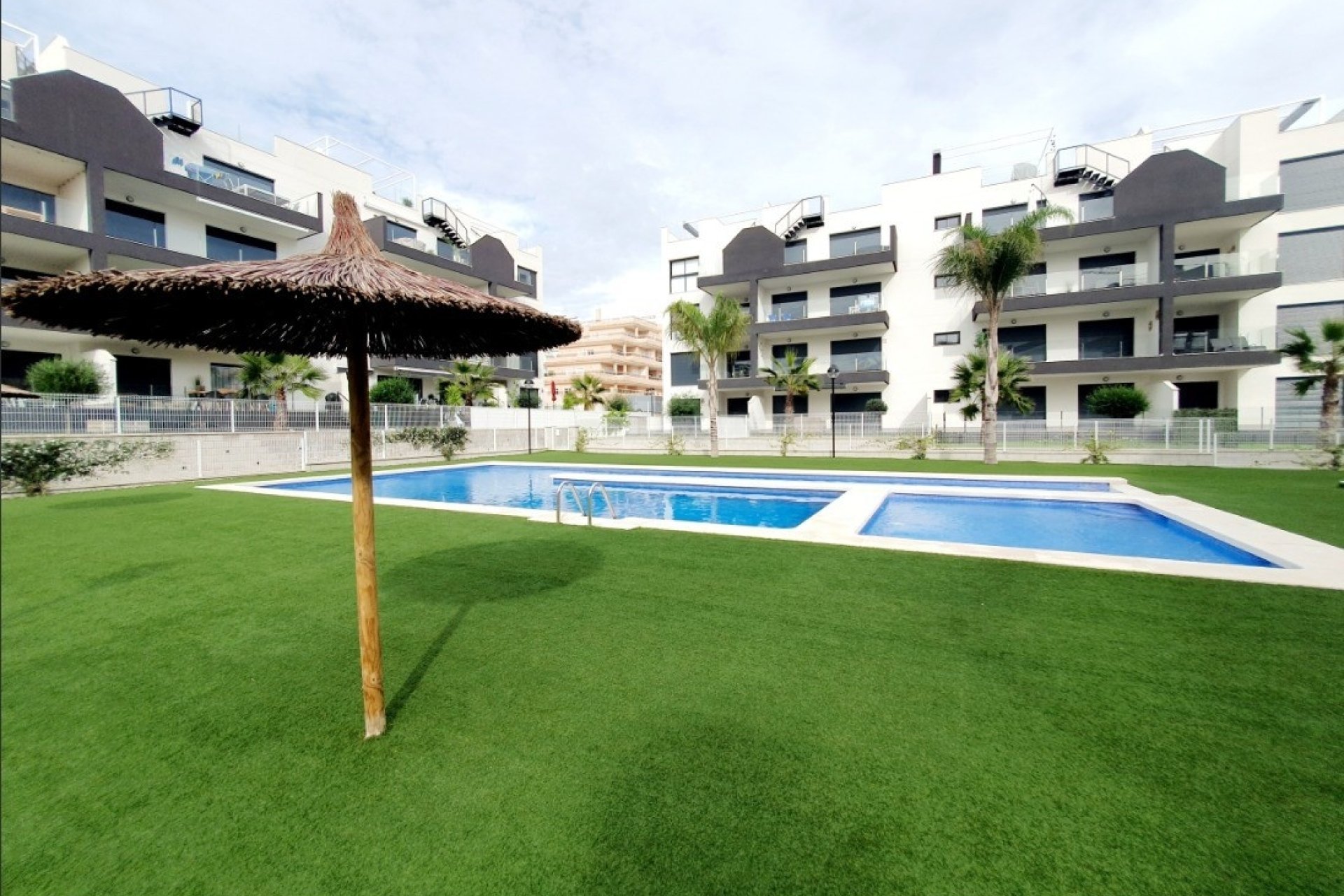 Återförsäljning - Lägenhet / lägenhet - Orihuela Costa - Villamartín