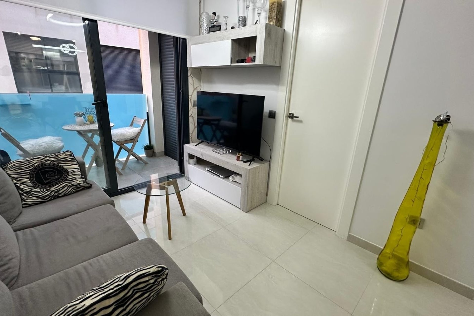 Återförsäljning - Lägenhet / lägenhet - Torrevieja - Calas Blancas