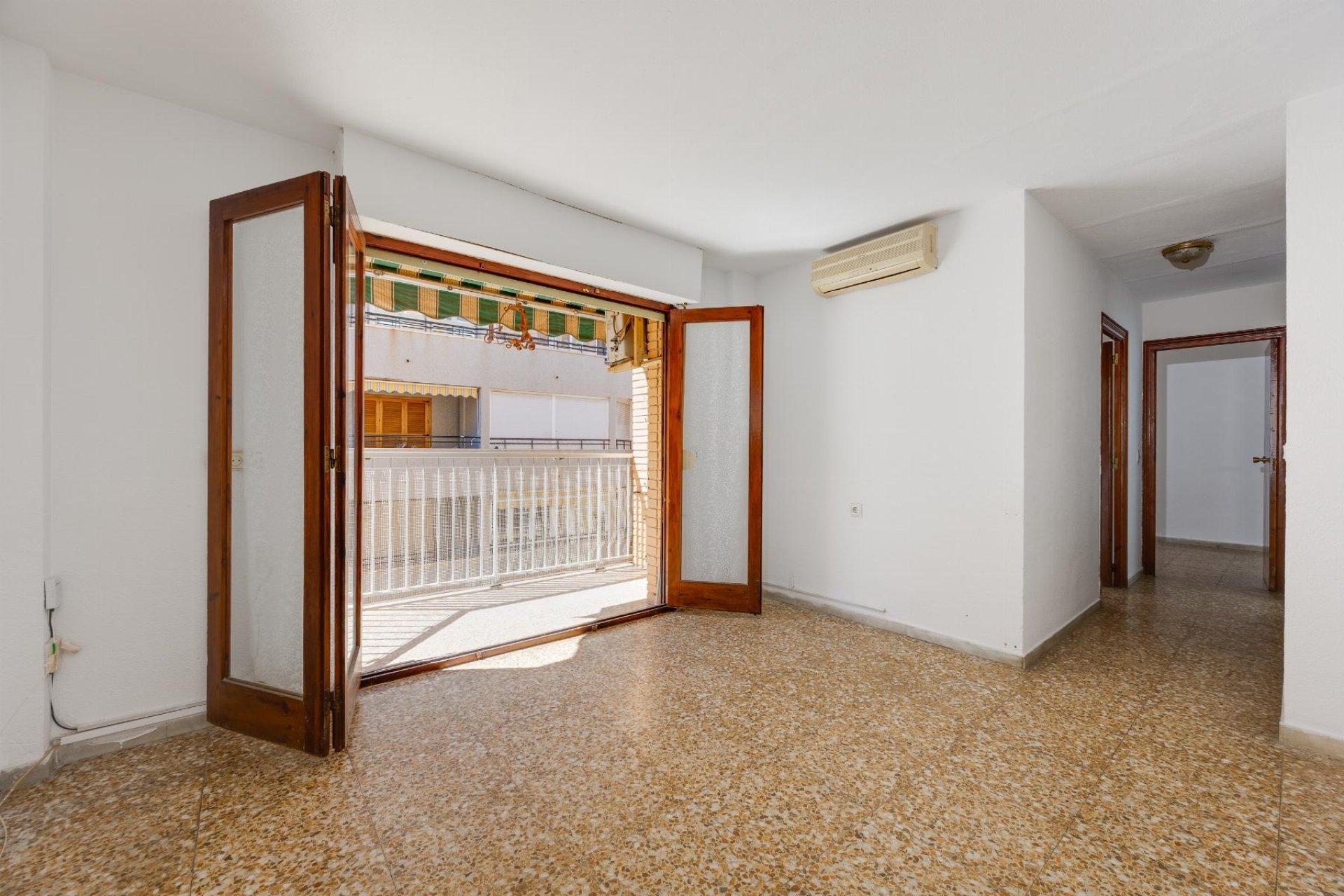 Återförsäljning - Lägenhet / lägenhet - Torrevieja - Playa del Acequión
