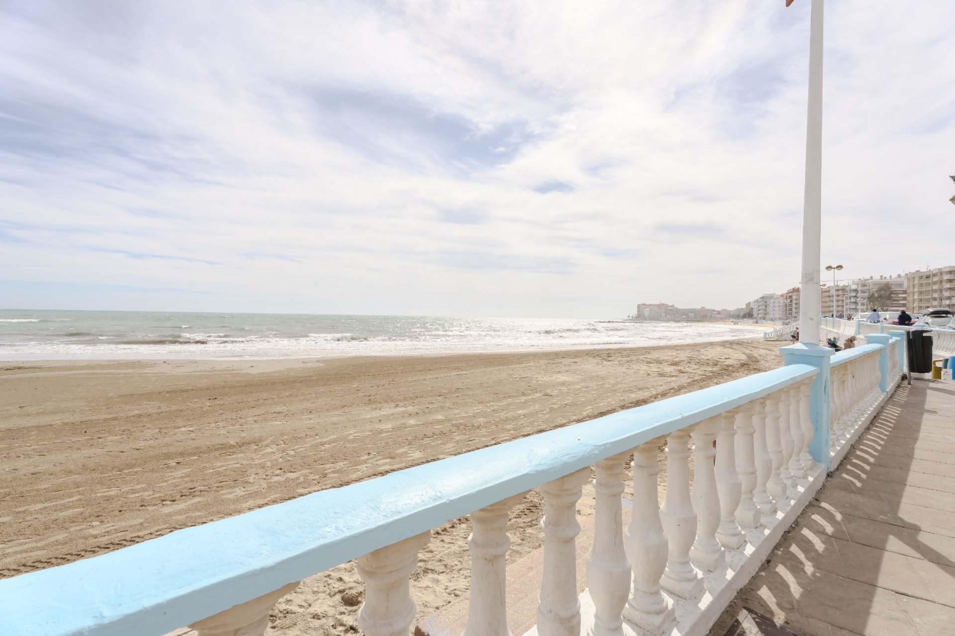 Återförsäljning - Lägenhet / lägenhet - Torrevieja - Playa Los Locos