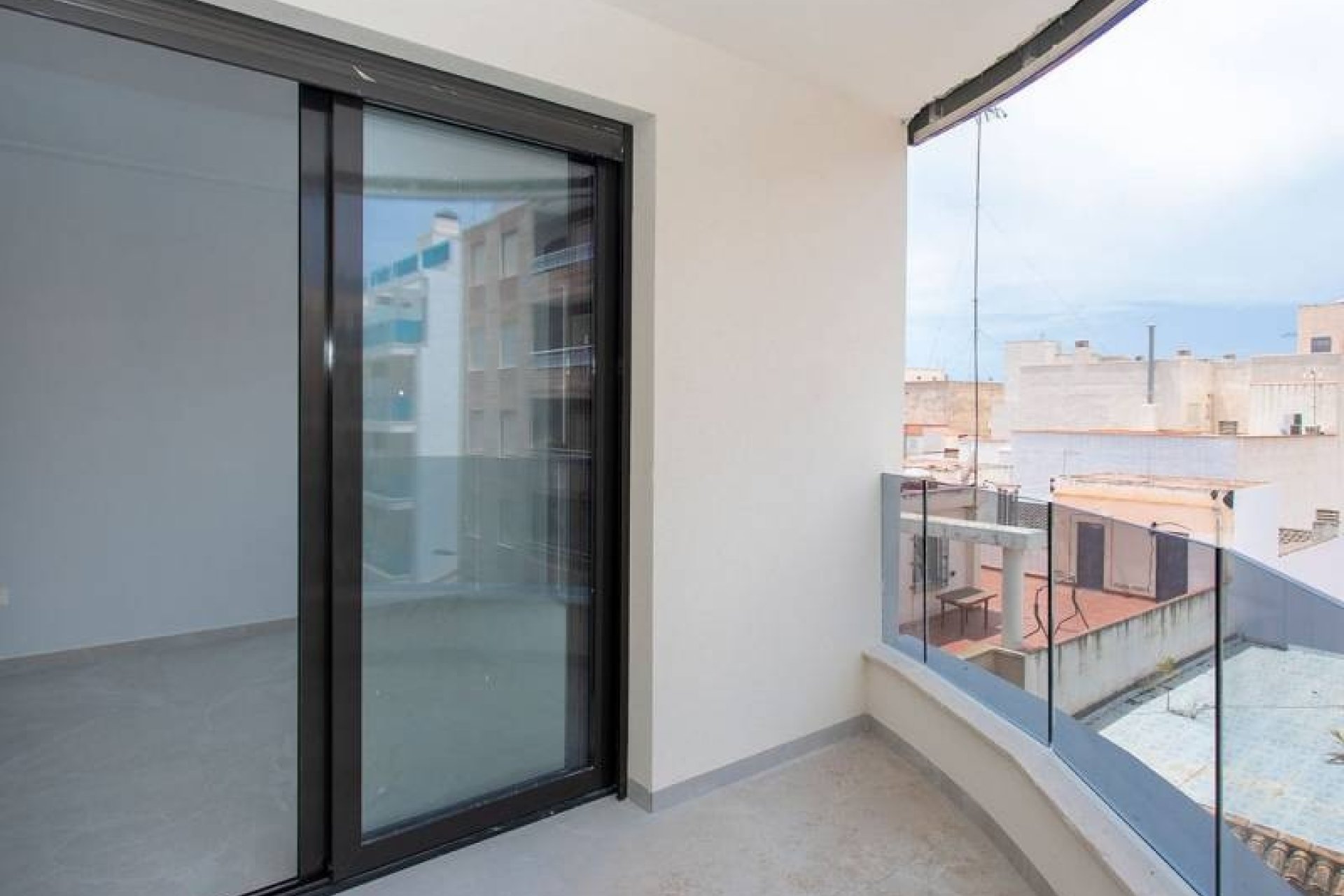 Återförsäljning - Lägenhet / lägenhet - Torrevieja