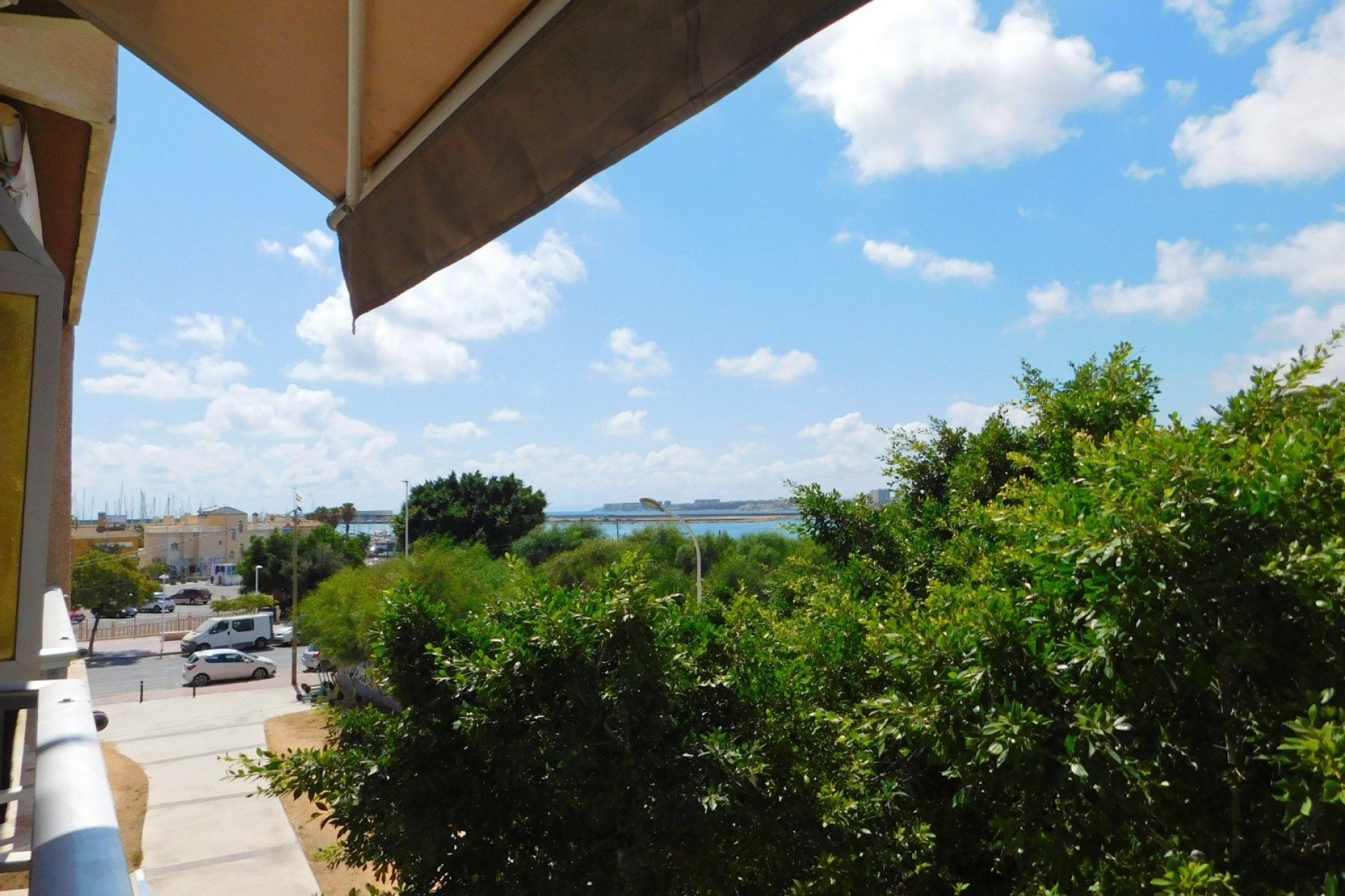 Återförsäljning - Lägenhet / lägenhet - Torrevieja