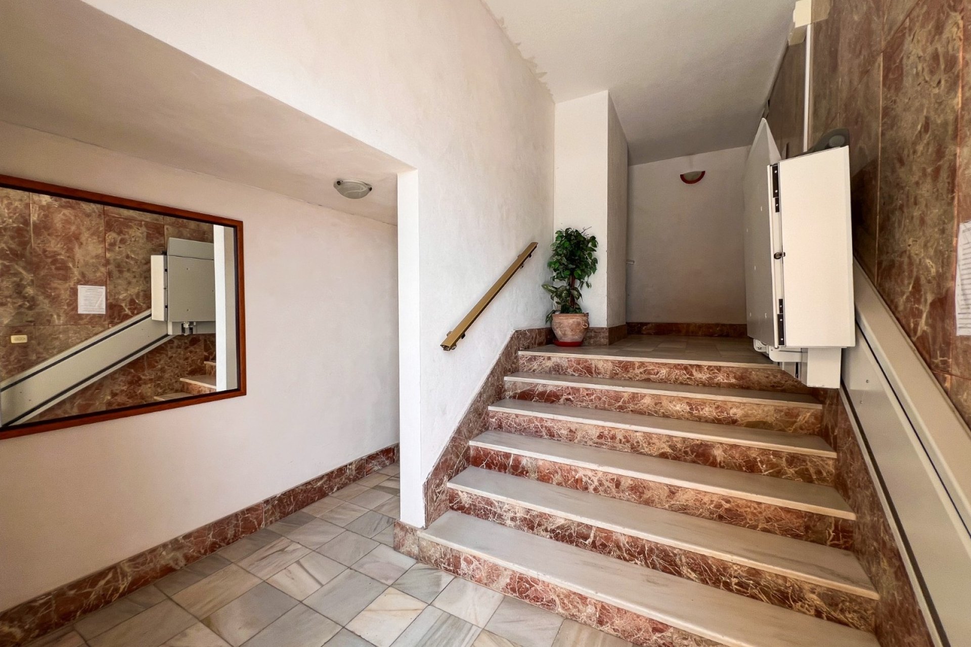 Återförsäljning - Lägenhet / lägenhet - Torrevieja