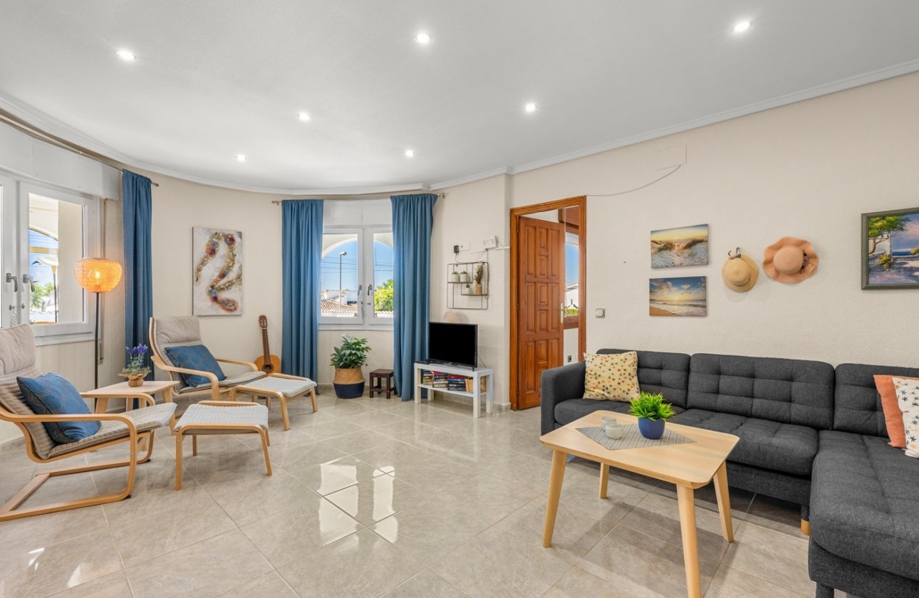 Återförsäljning - Villa - Ciudad Quesada