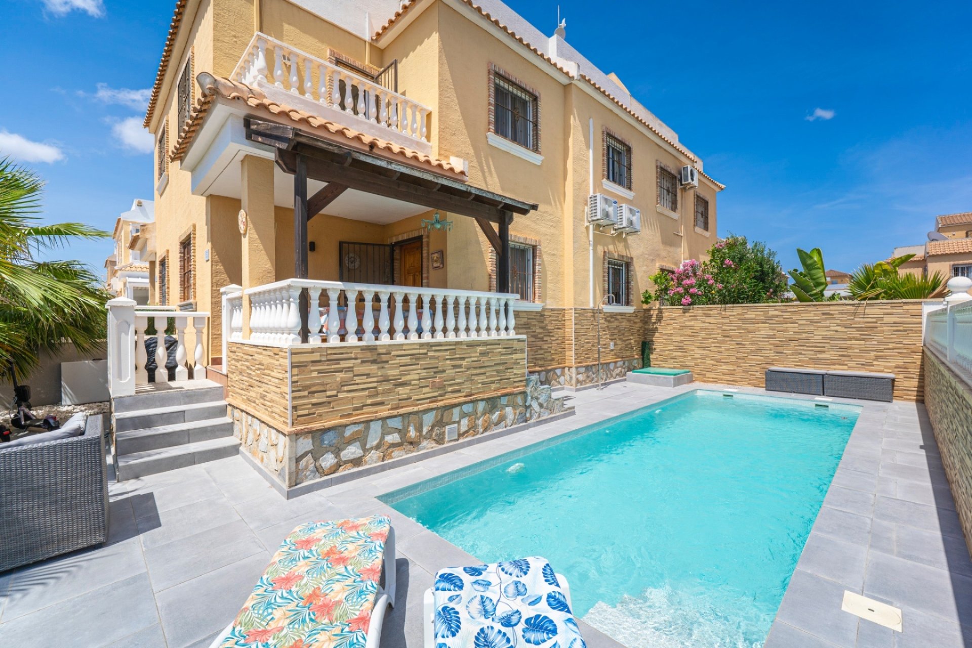 Återförsäljning - Villa - Ciudad Quesada