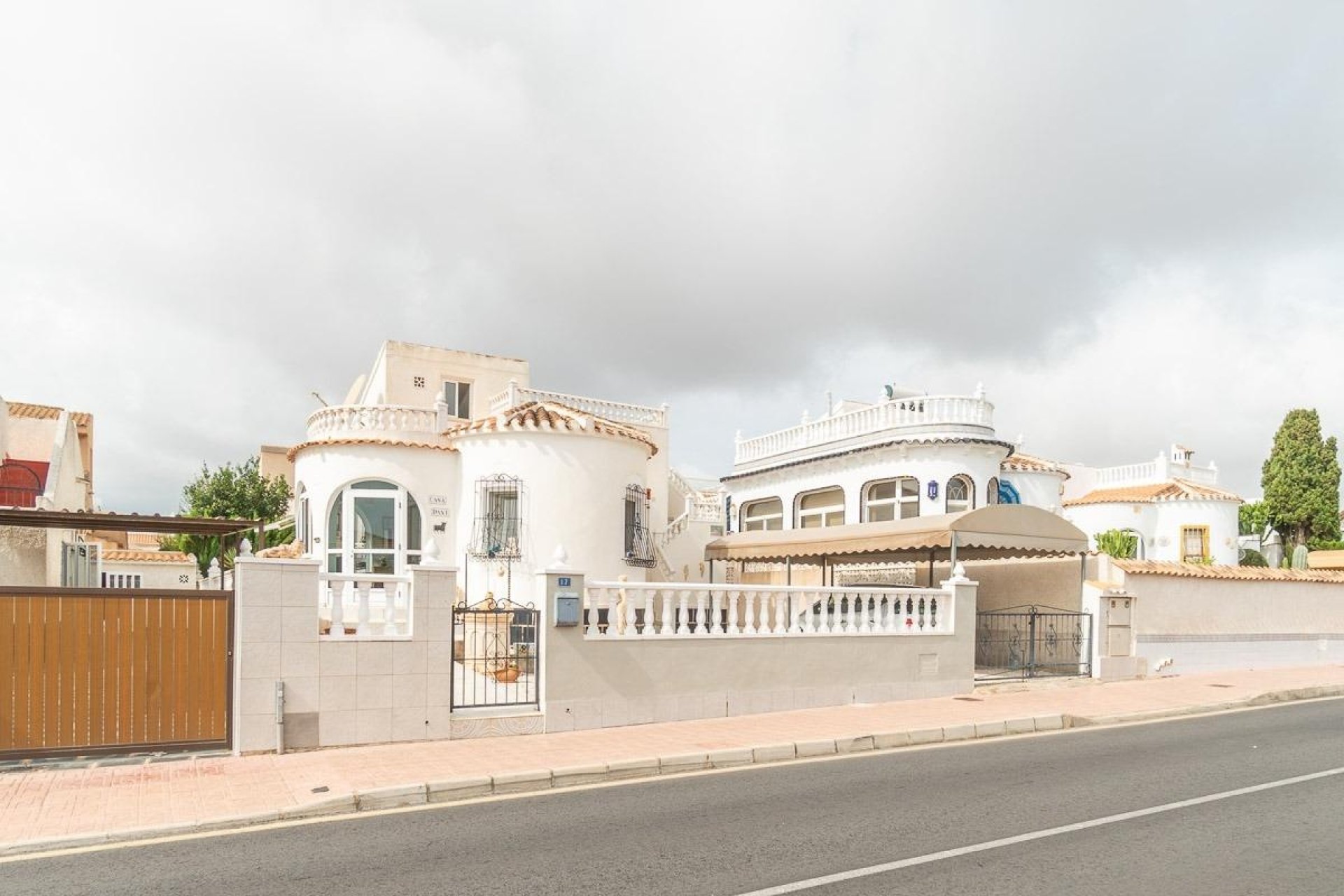 Återförsäljning - Villa - Orihuela Costa - La Florida