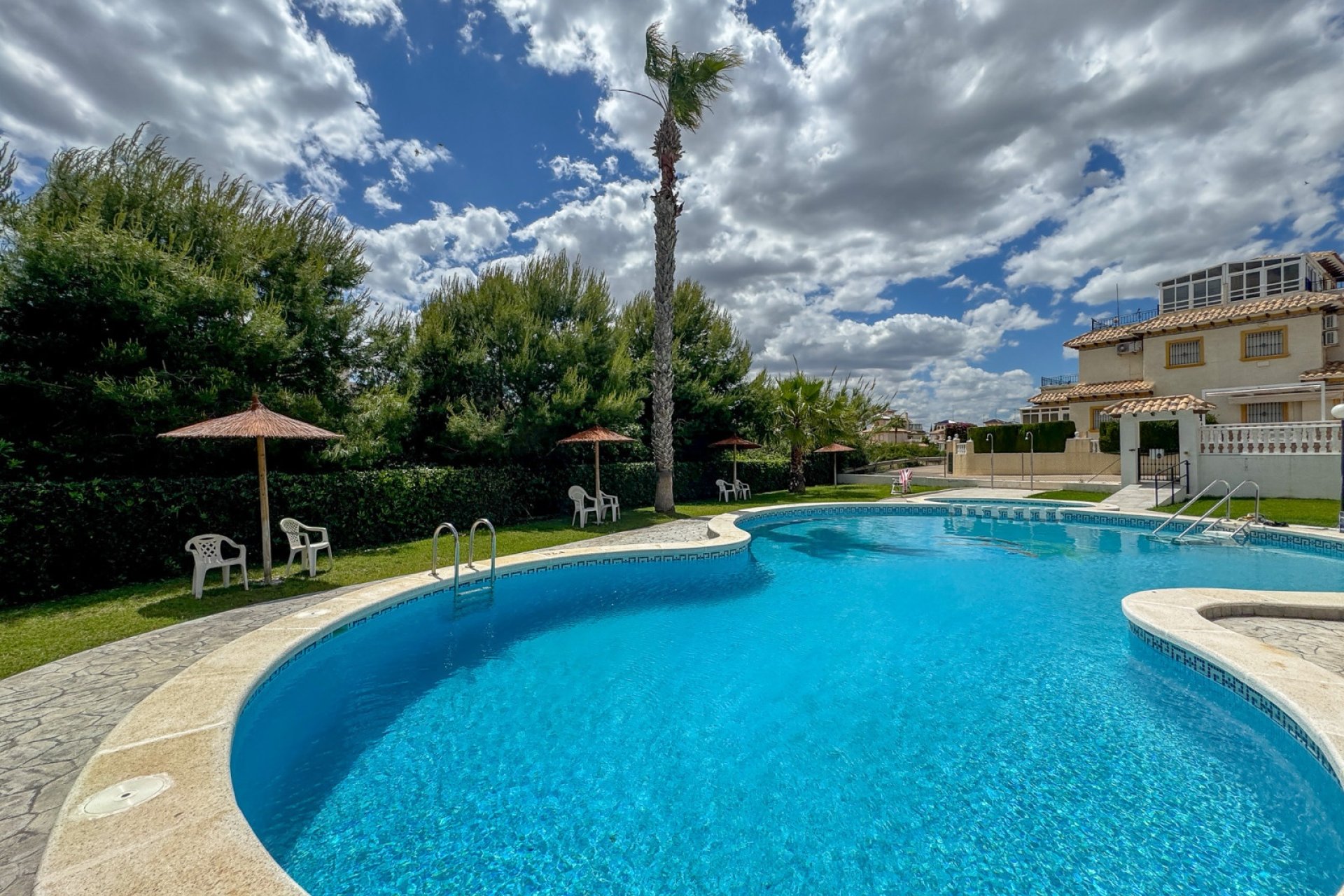 Återförsäljning - Villa - Orihuela Costa - La Zenia