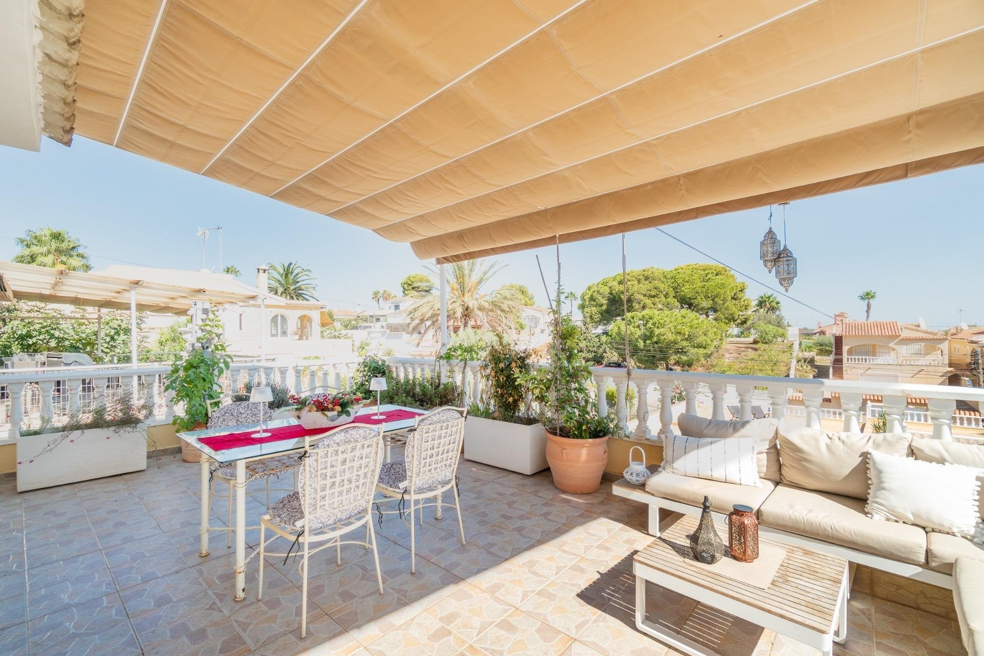 Återförsäljning - Villa - Orihuela Costa - Los Balcones