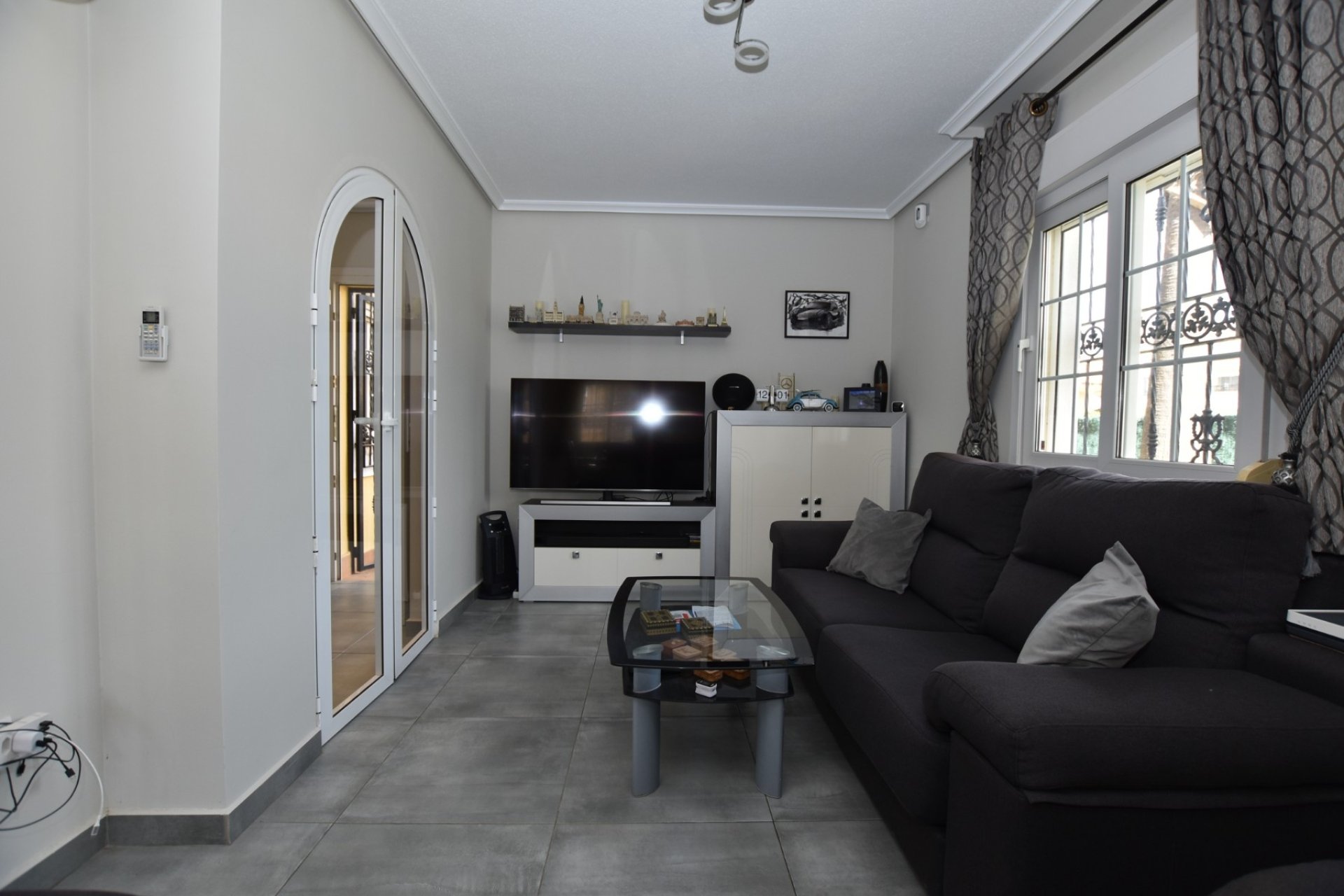 Återförsäljning - Villa - Orihuela Costa - Los Dolses