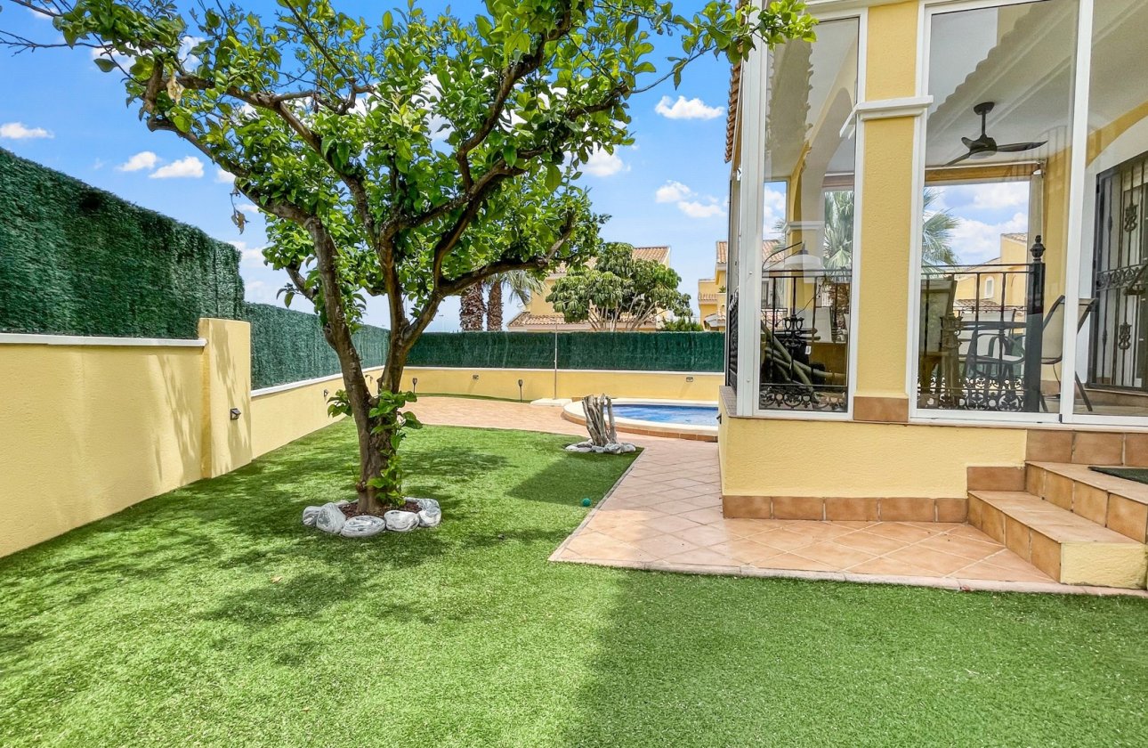 Återförsäljning - Villa - Orihuela Costa - Los Dolses