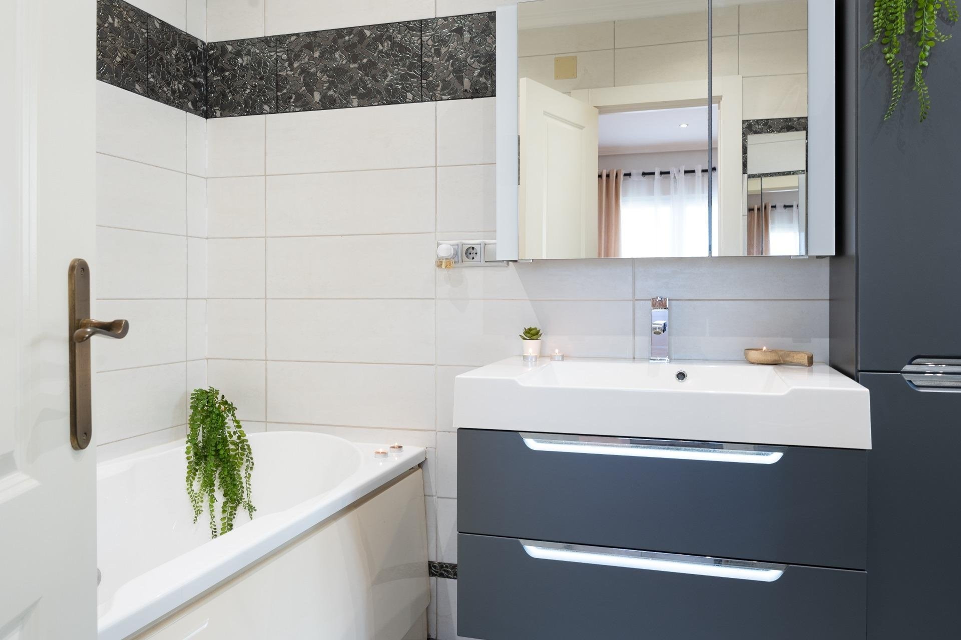 Återförsäljning - Villa - Orihuela Costa - Playa Flamenca