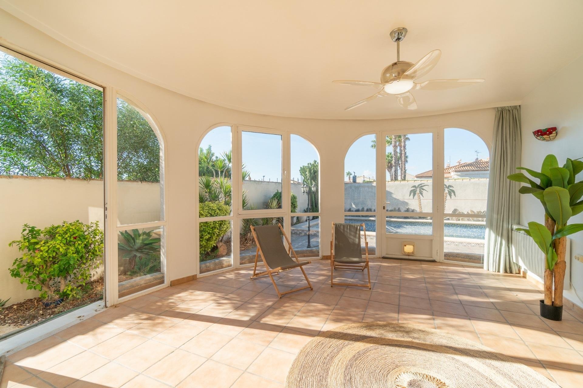 Återförsäljning - Villa - Orihuela Costa - Playa Flamenca
