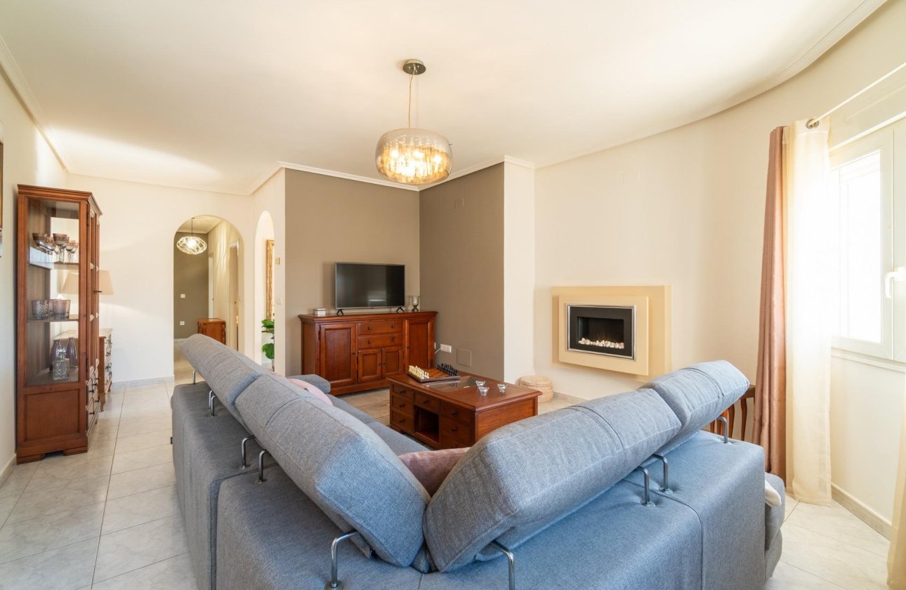 Återförsäljning - Villa - Orihuela Costa - Playa Flamenca