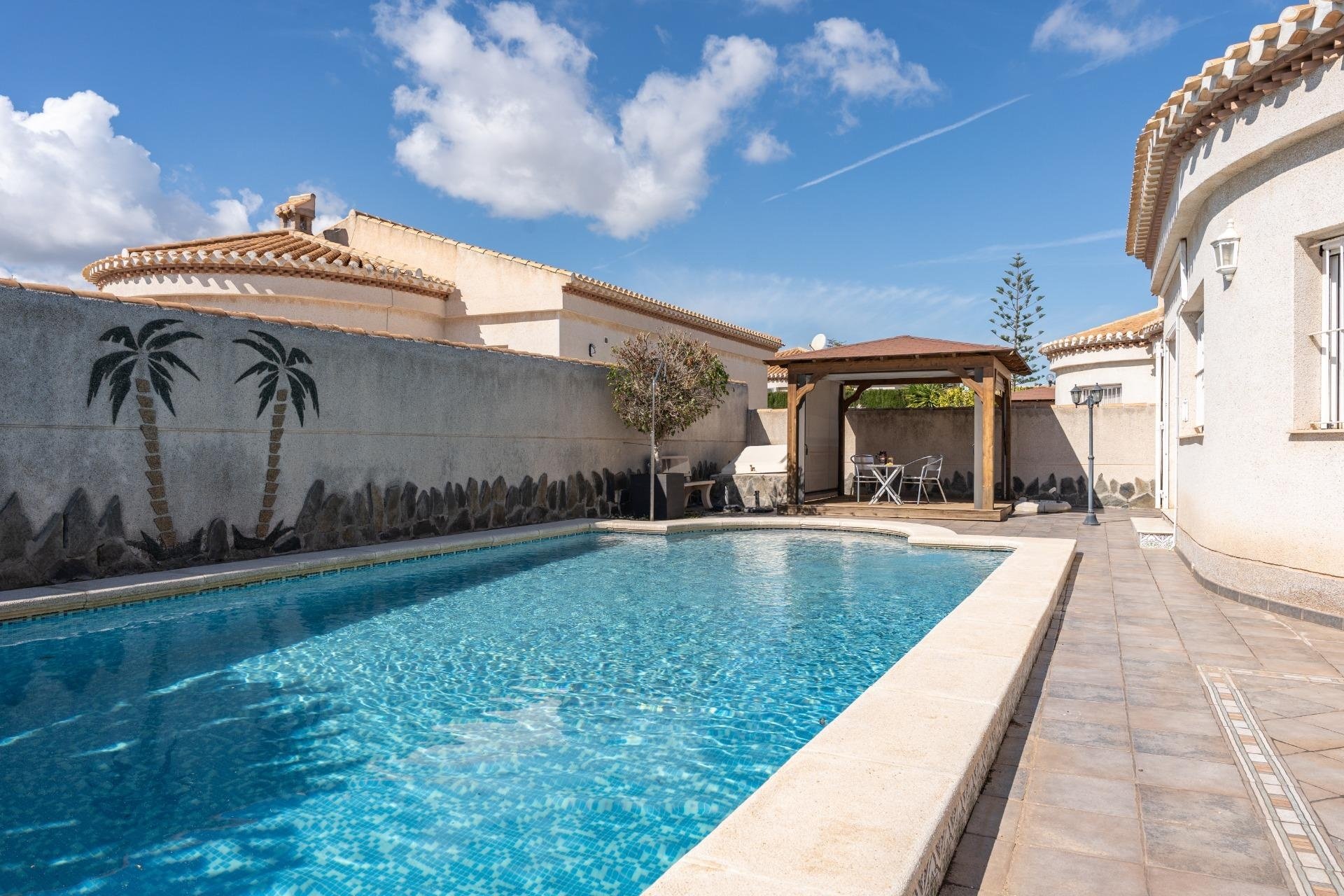 Återförsäljning - Villa - Orihuela Costa - Playa Flamenca
