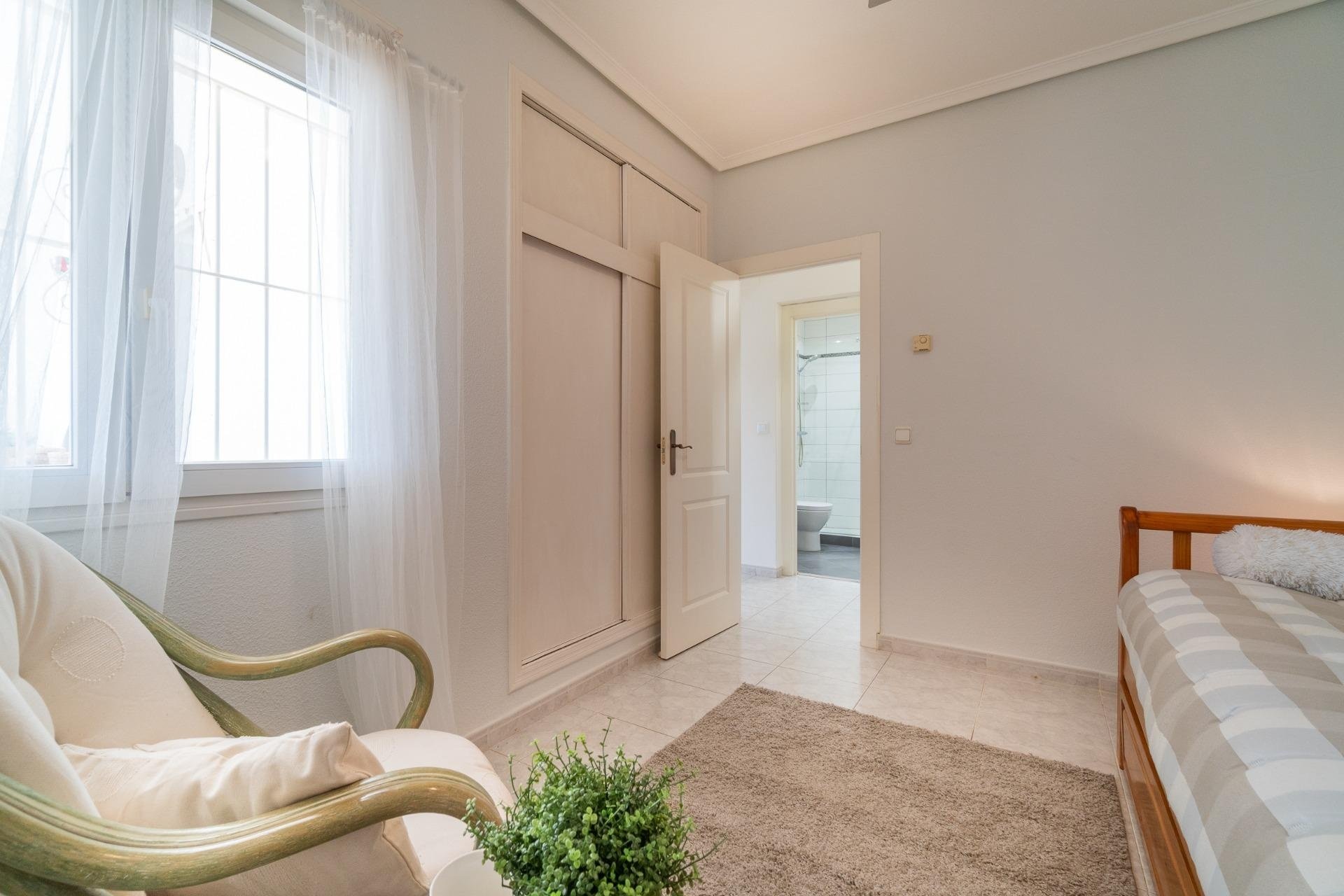 Återförsäljning - Villa - Orihuela Costa - Playa Flamenca