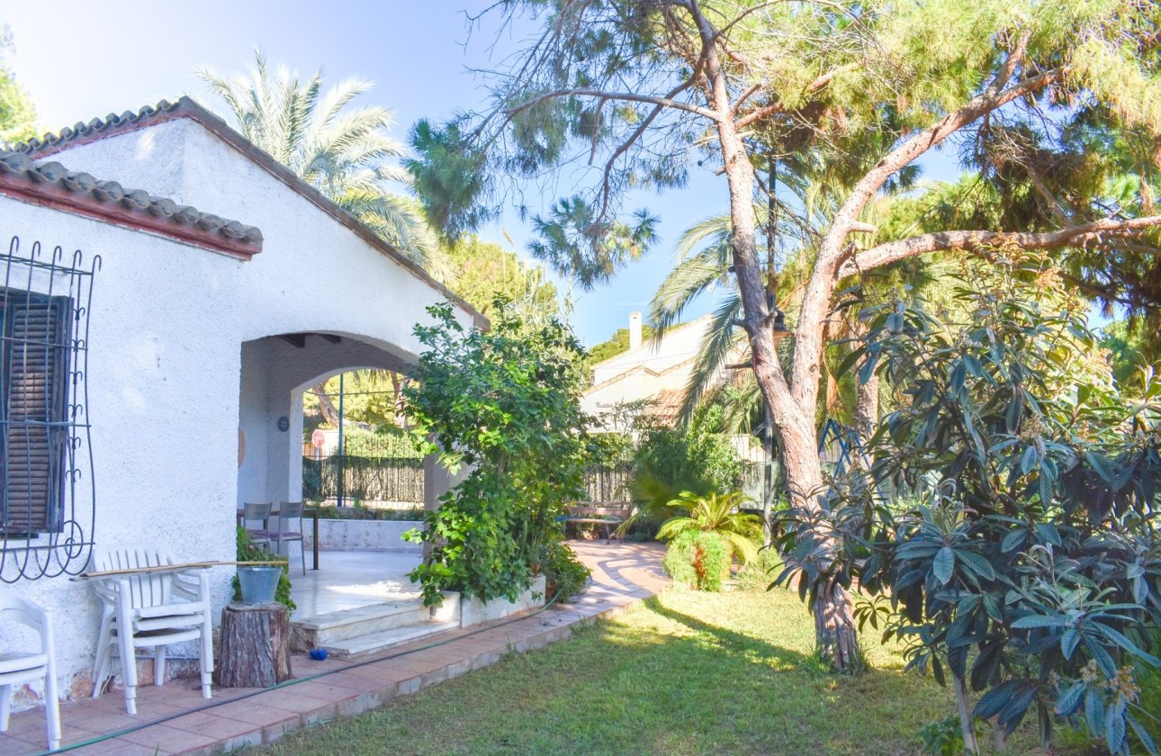 Återförsäljning - Villa - Orihuela Costa - Punta Prima
