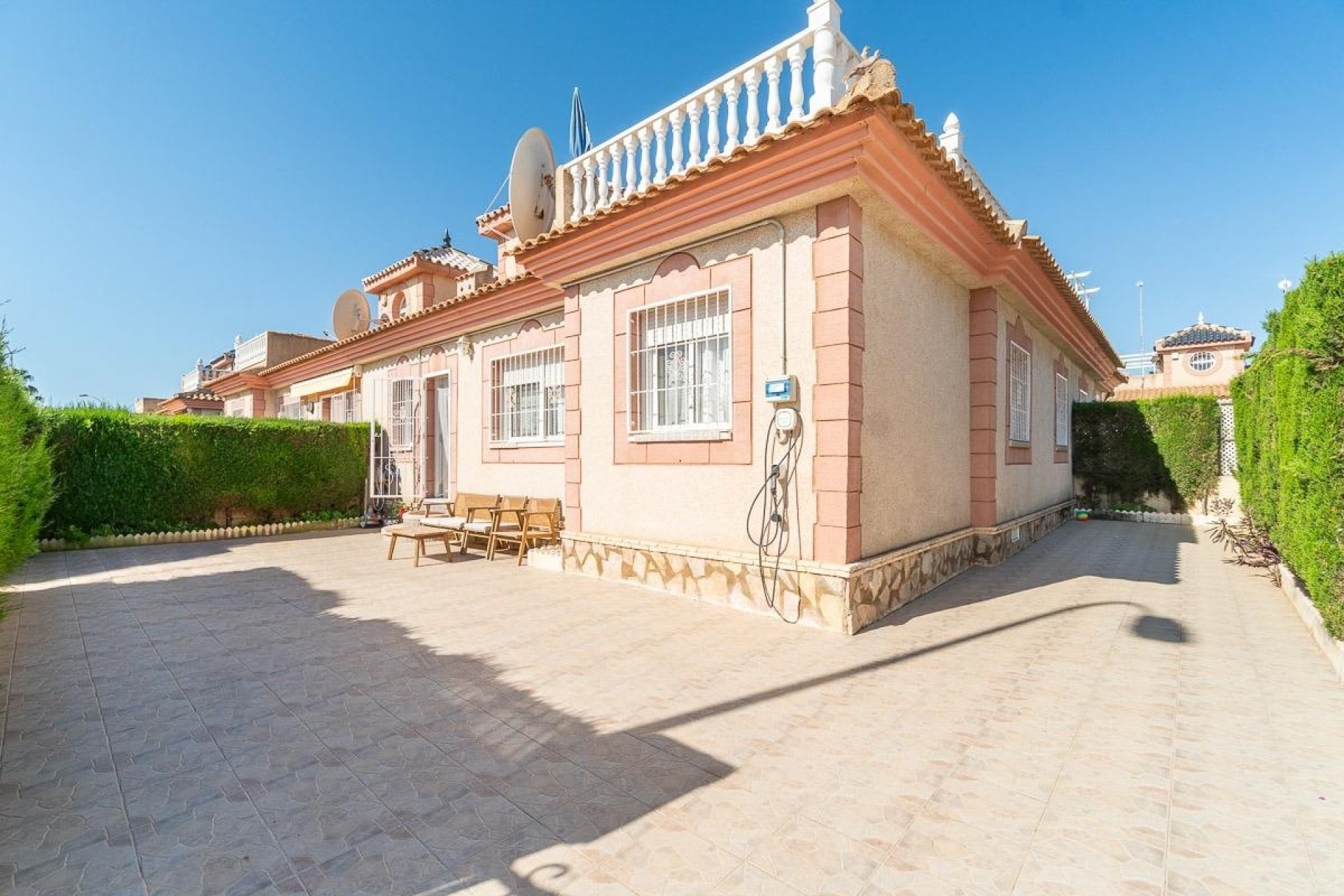 Återförsäljning - Villa - Orihuela Costa - Punta Prima