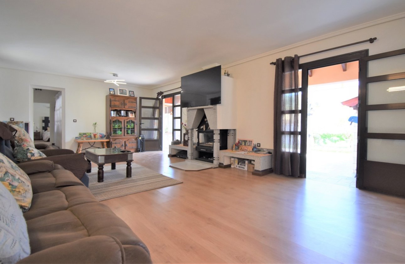 Återförsäljning - Villa - Orihuela Costa - Villamartín