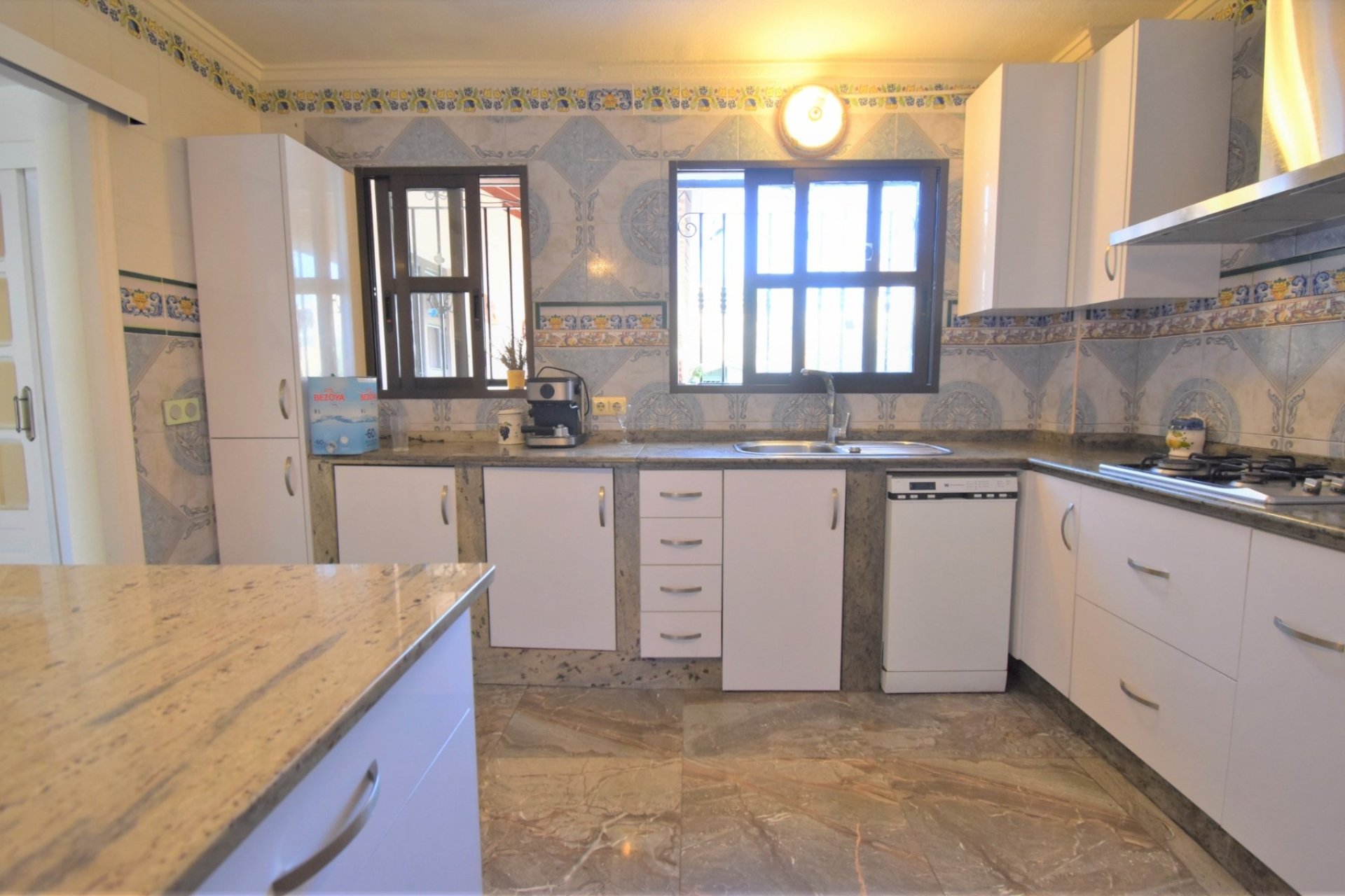 Återförsäljning - Villa - Orihuela Costa - Villamartín