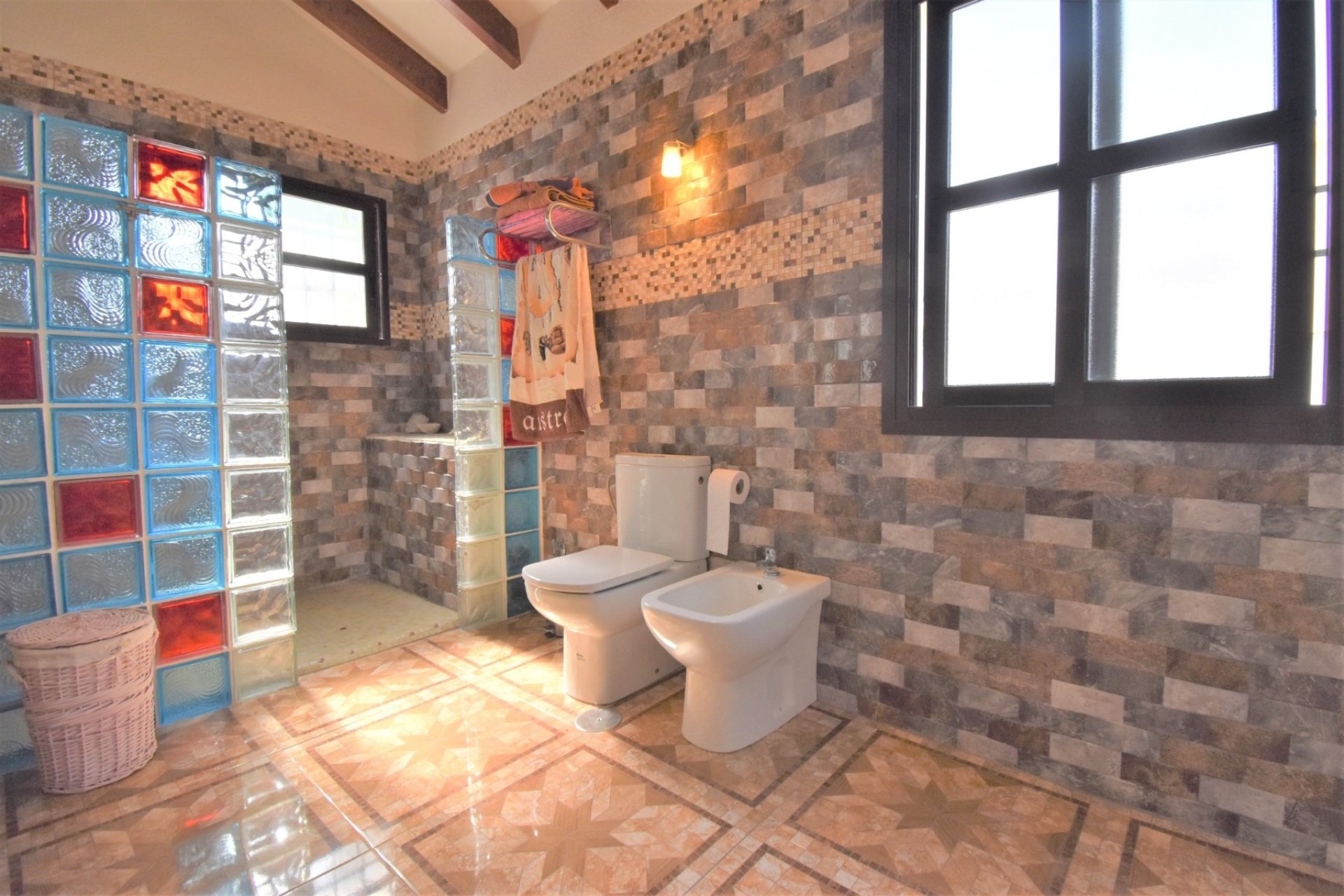 Återförsäljning - Villa - Orihuela Costa - Villamartín