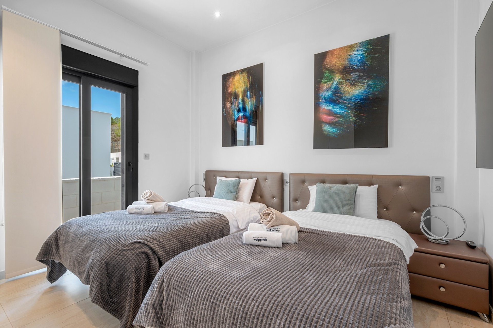 Återförsäljning - Villa - Orihuela Costa - Villamartín