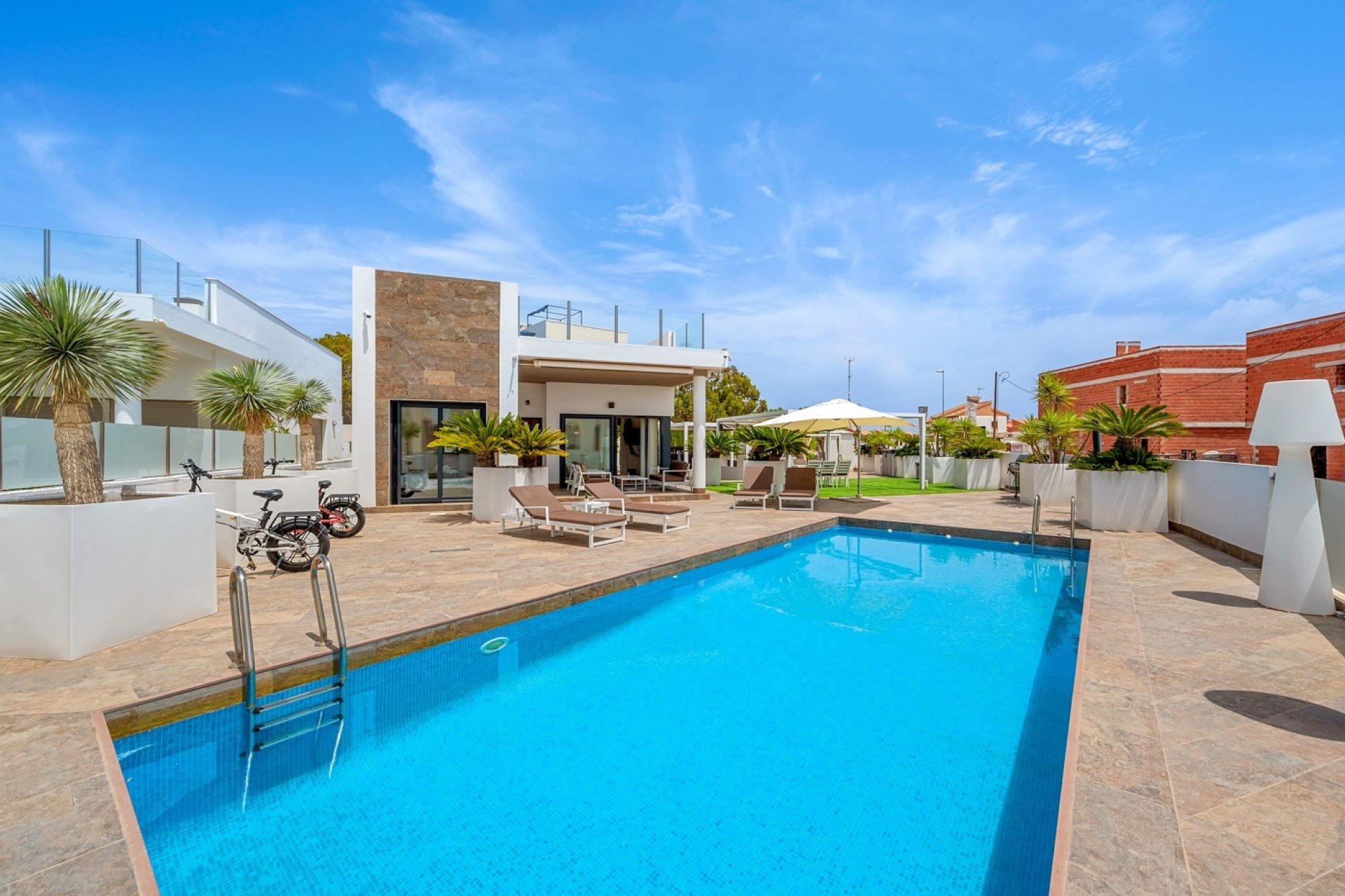 Återförsäljning - Villa - Orihuela Costa - Villamartín