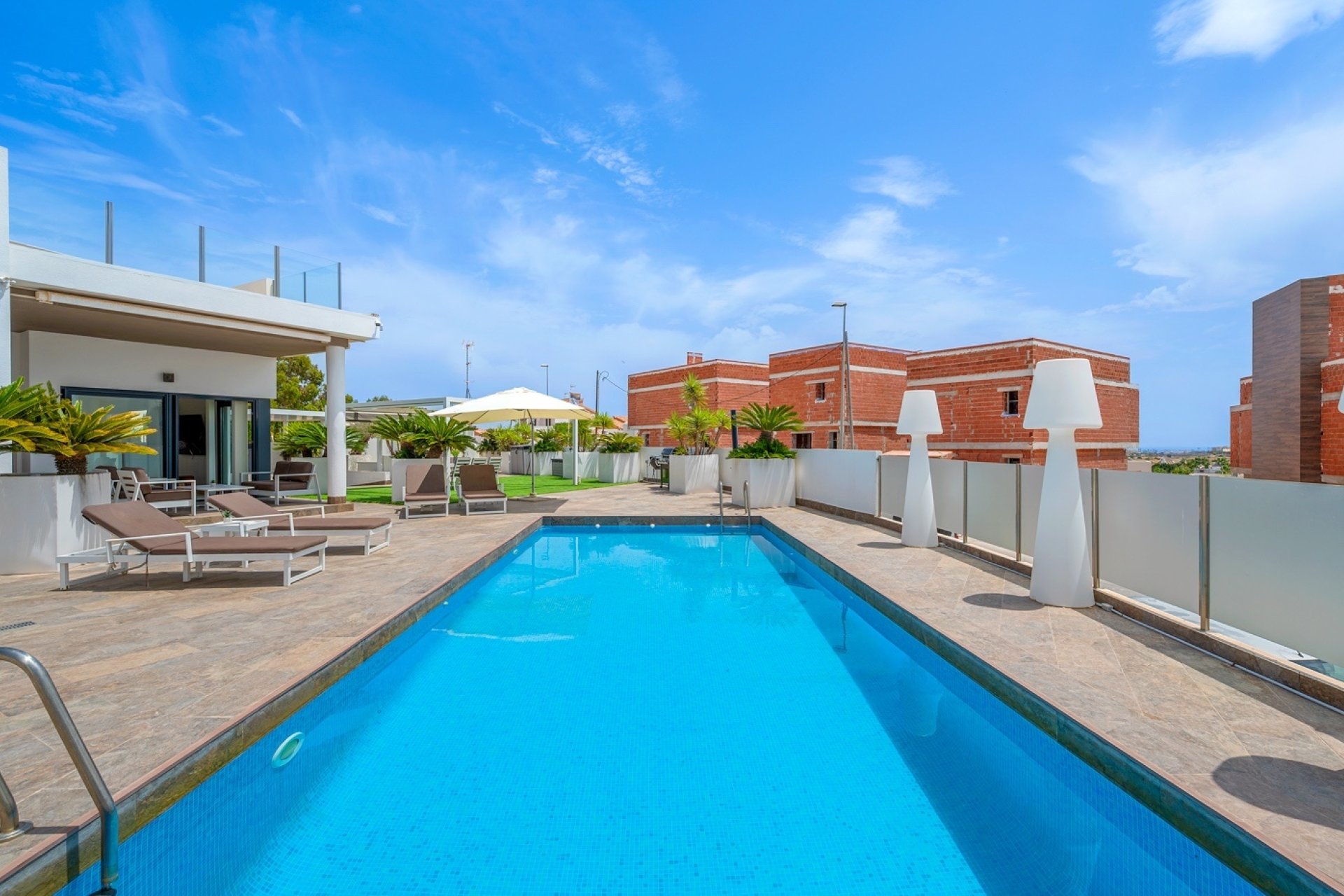 Återförsäljning - Villa - Orihuela Costa - Villamartín