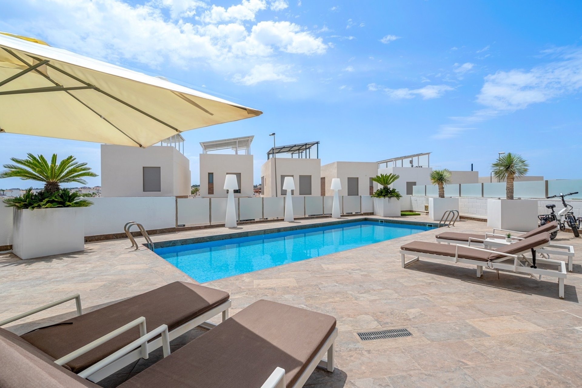 Återförsäljning - Villa - Orihuela Costa - Villamartín