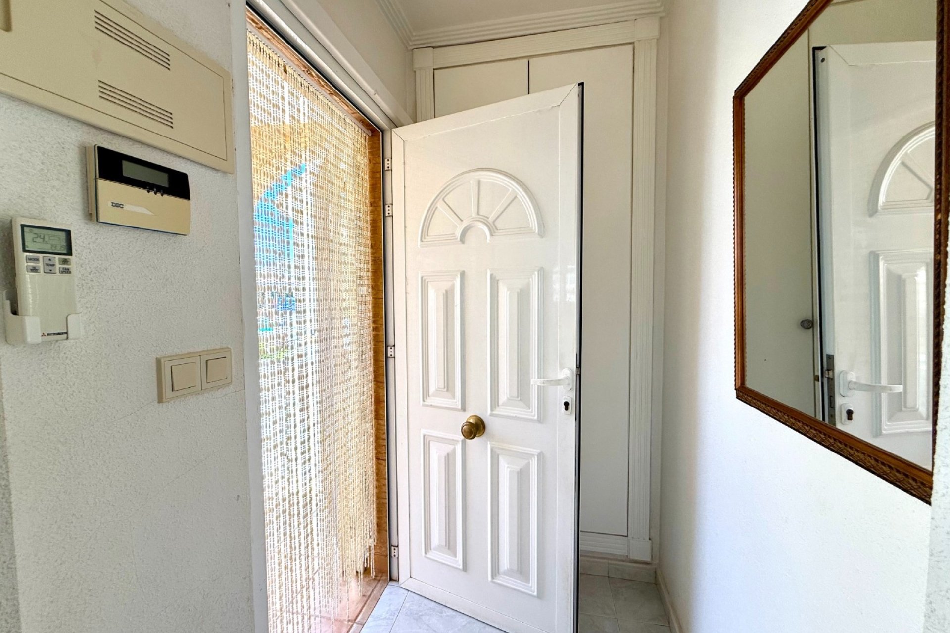 Återförsäljning - Villa - Orihuela Costa - Villamartín