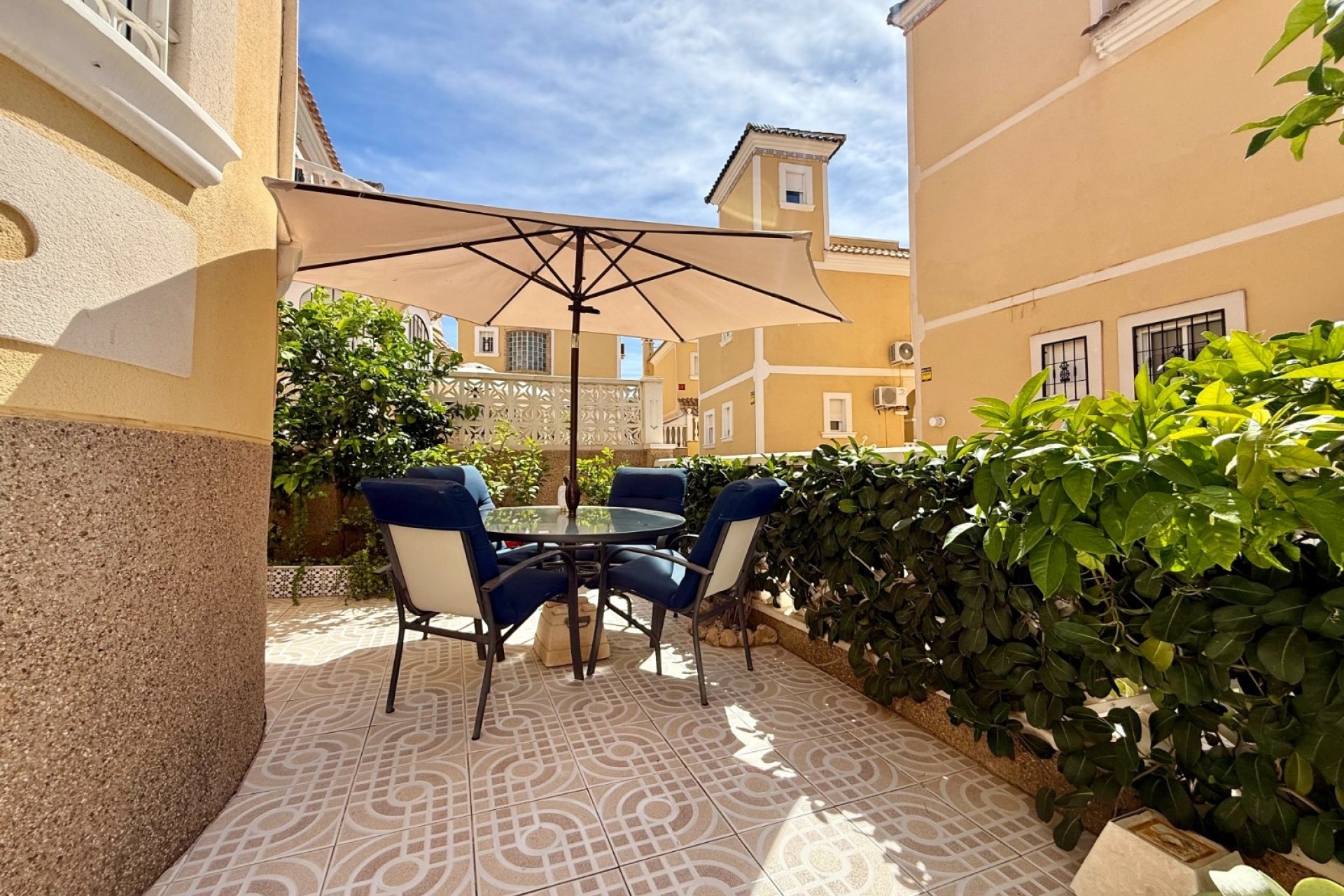 Återförsäljning - Villa - Orihuela Costa - Villamartín