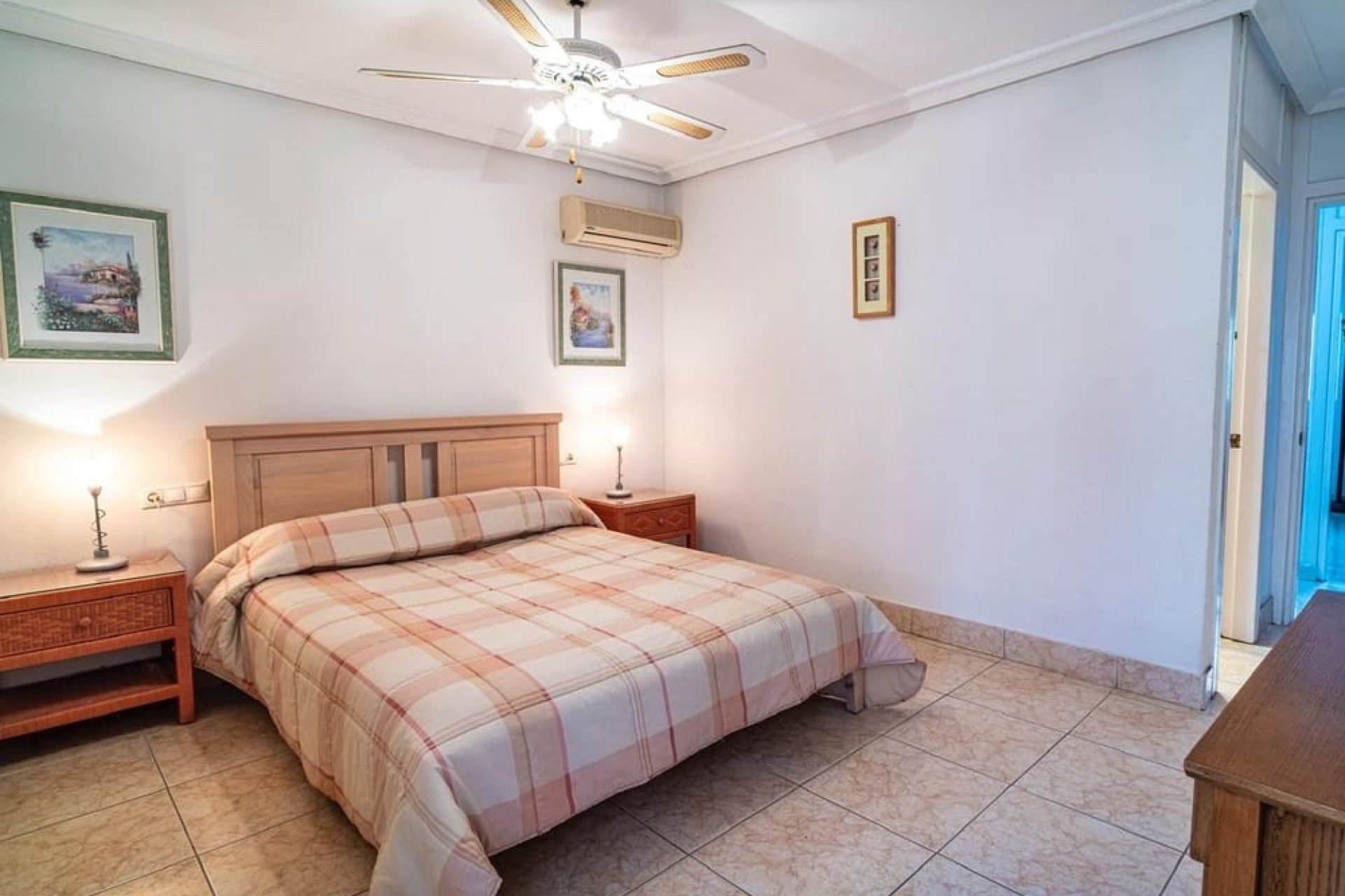 Återförsäljning - Villa - Orihuela Costa - Villamartín