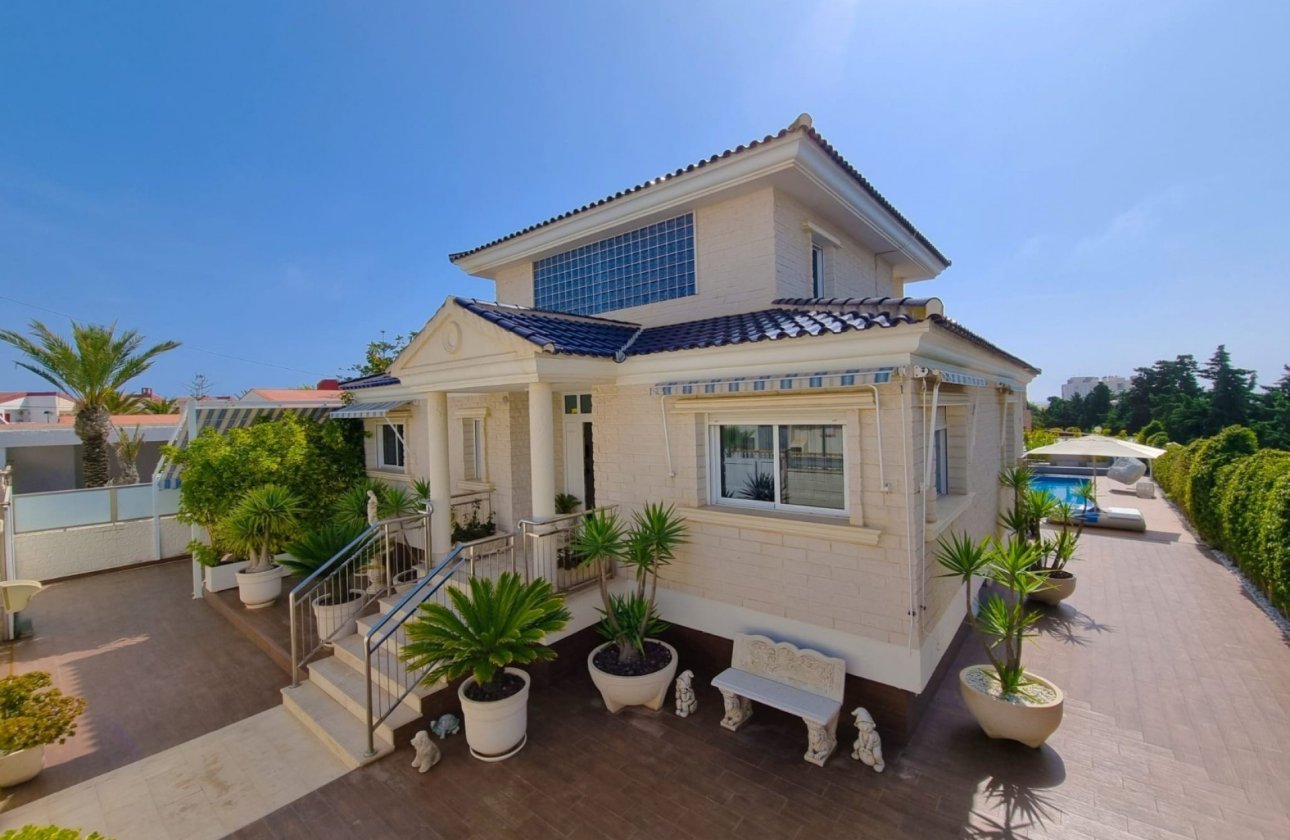 Återförsäljning - Villa - Torrevieja - La Mata