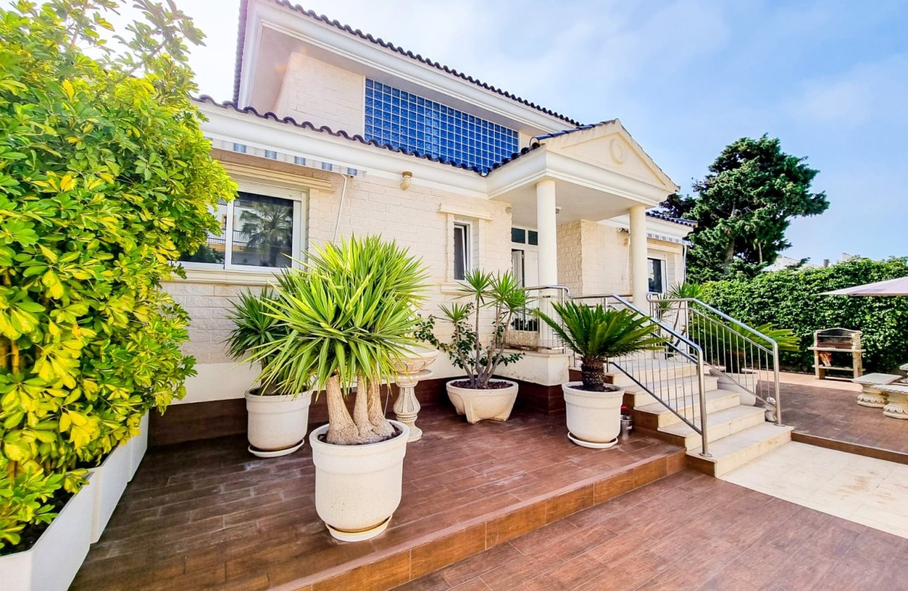 Återförsäljning - Villa - Torrevieja - La Mata