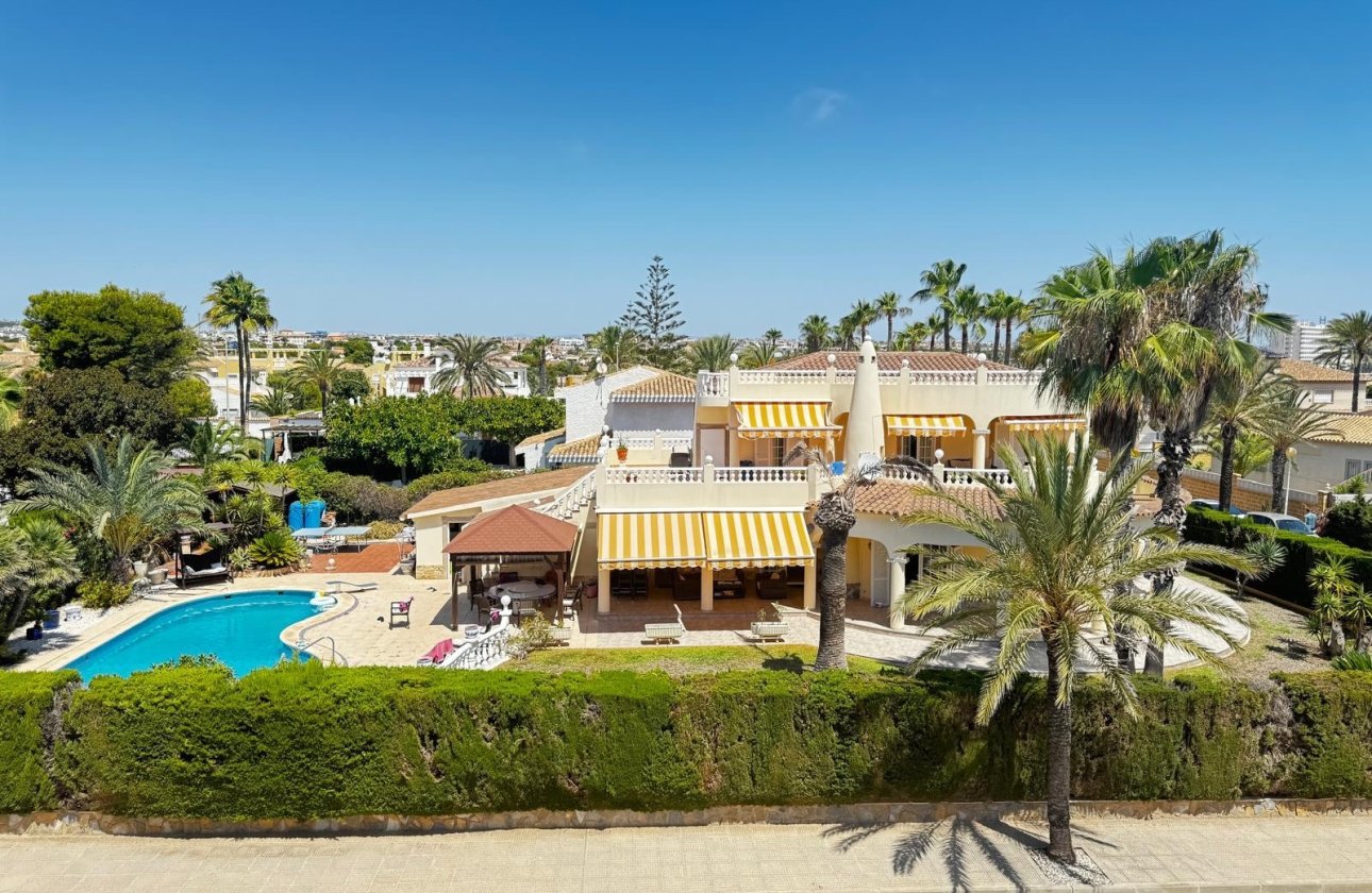 Återförsäljning - Villa - Torrevieja - Punta Prima