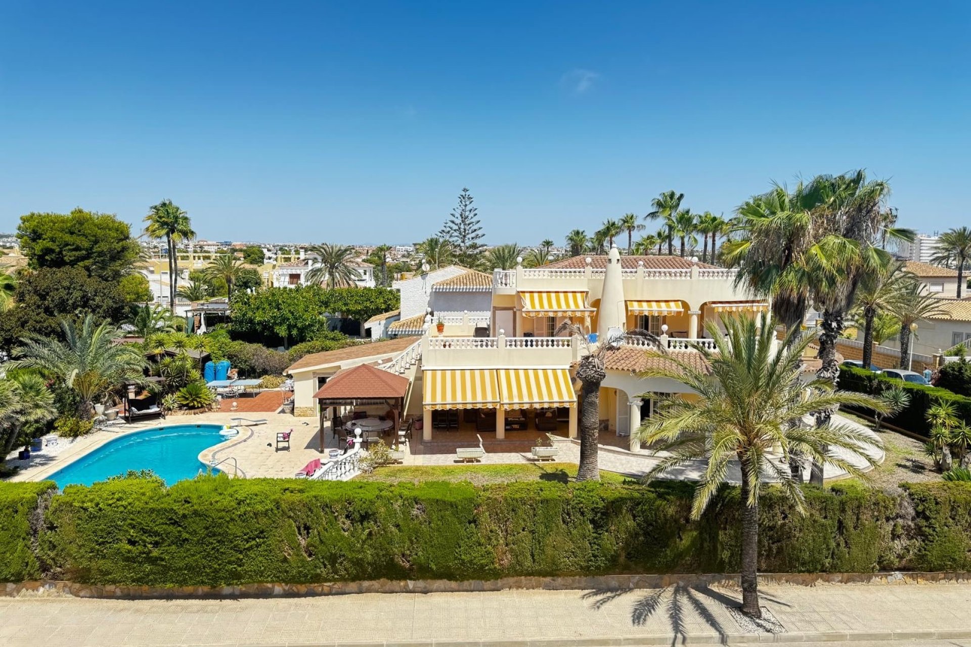 Återförsäljning - Villa - Torrevieja - Punta Prima