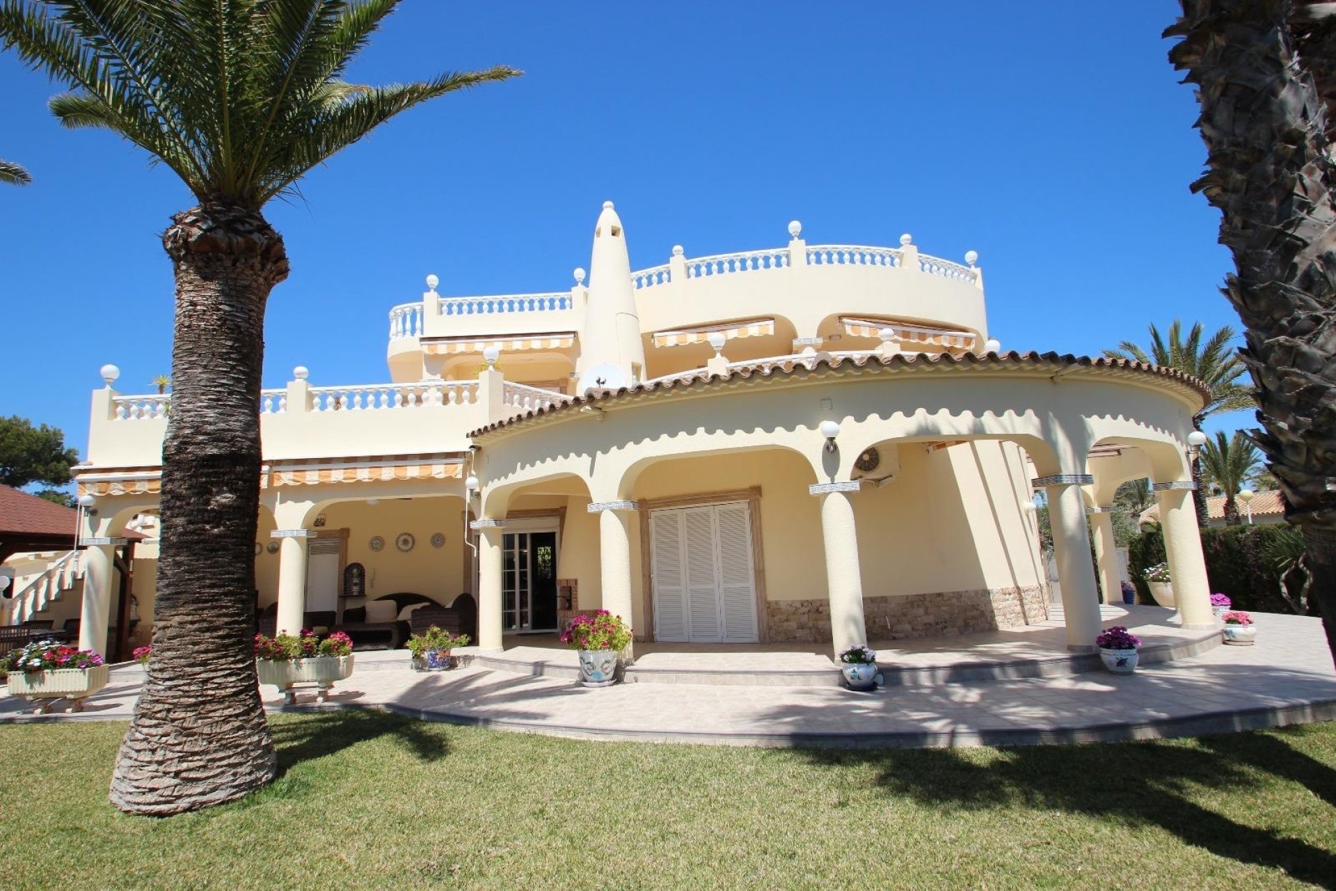 Återförsäljning - Villa - Torrevieja - Punta Prima