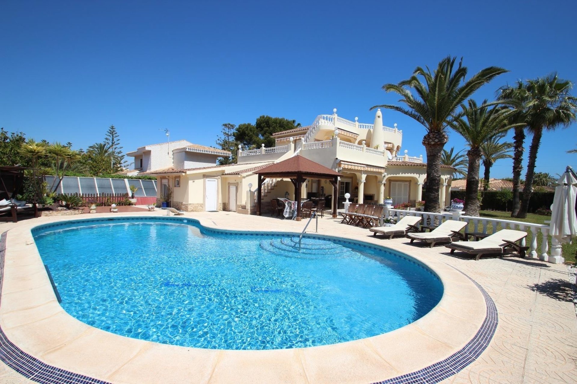 Återförsäljning - Villa - Torrevieja - Punta Prima