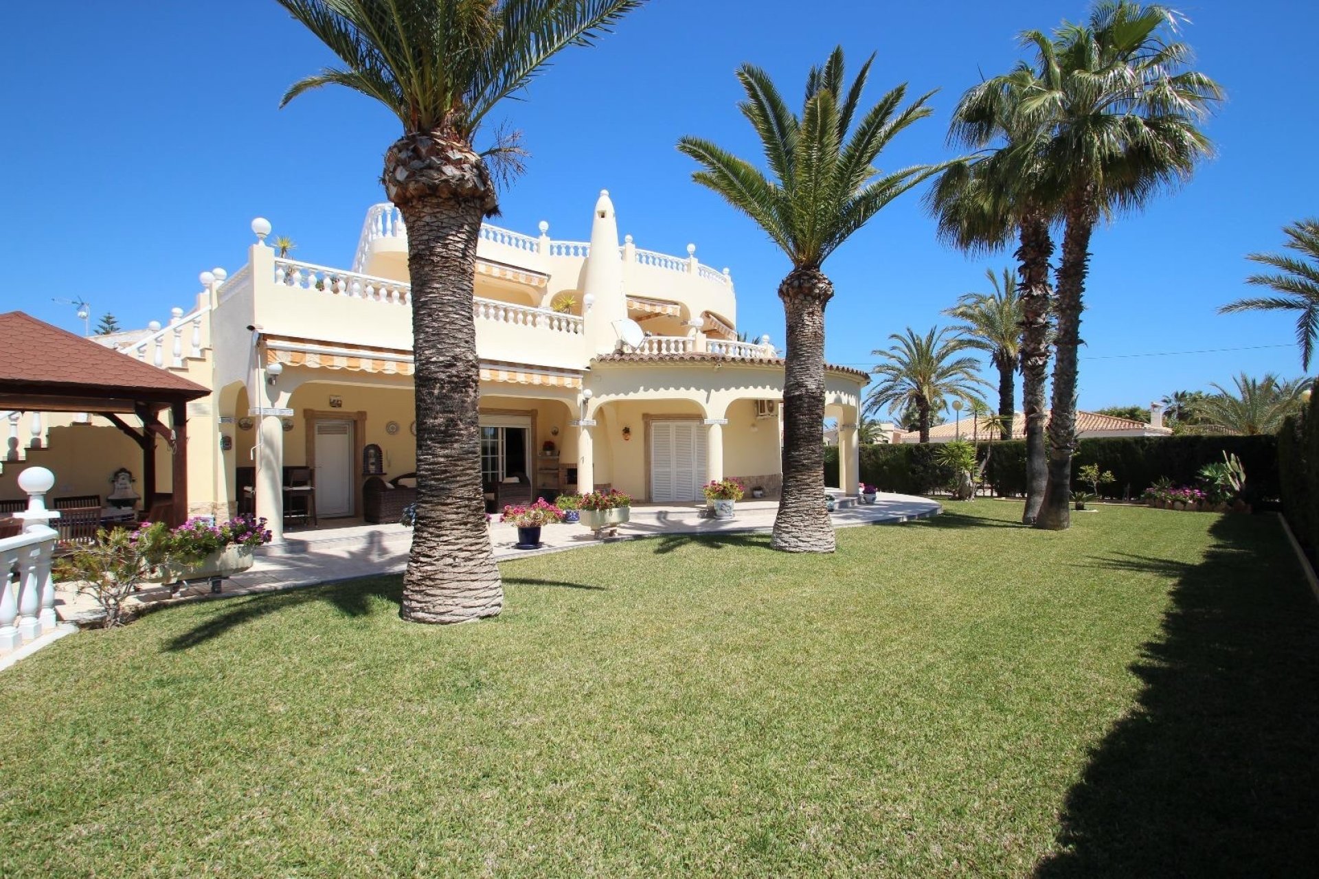 Återförsäljning - Villa - Torrevieja - Punta Prima