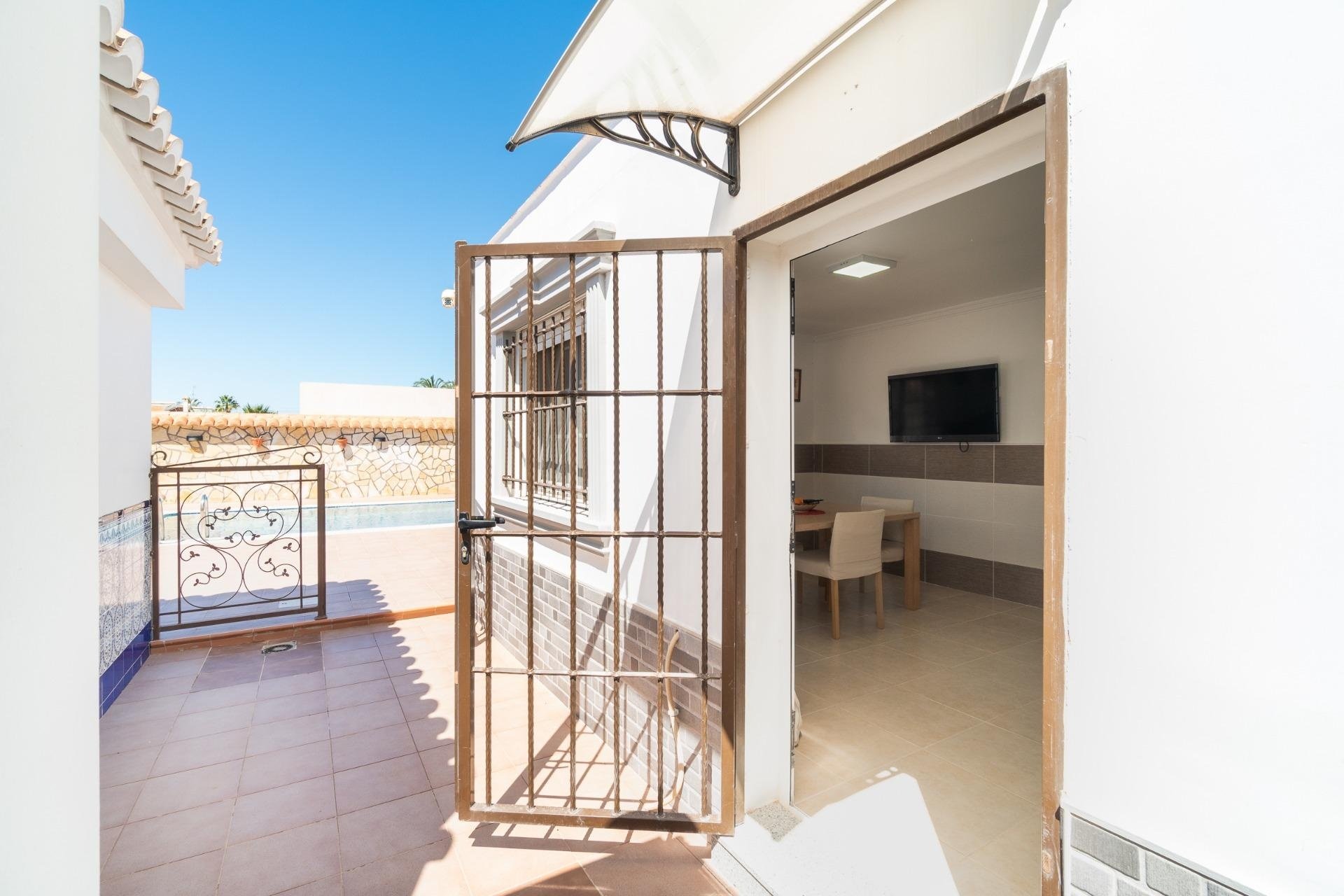 Återförsäljning - Villa - Torrevieja - Torreta florida