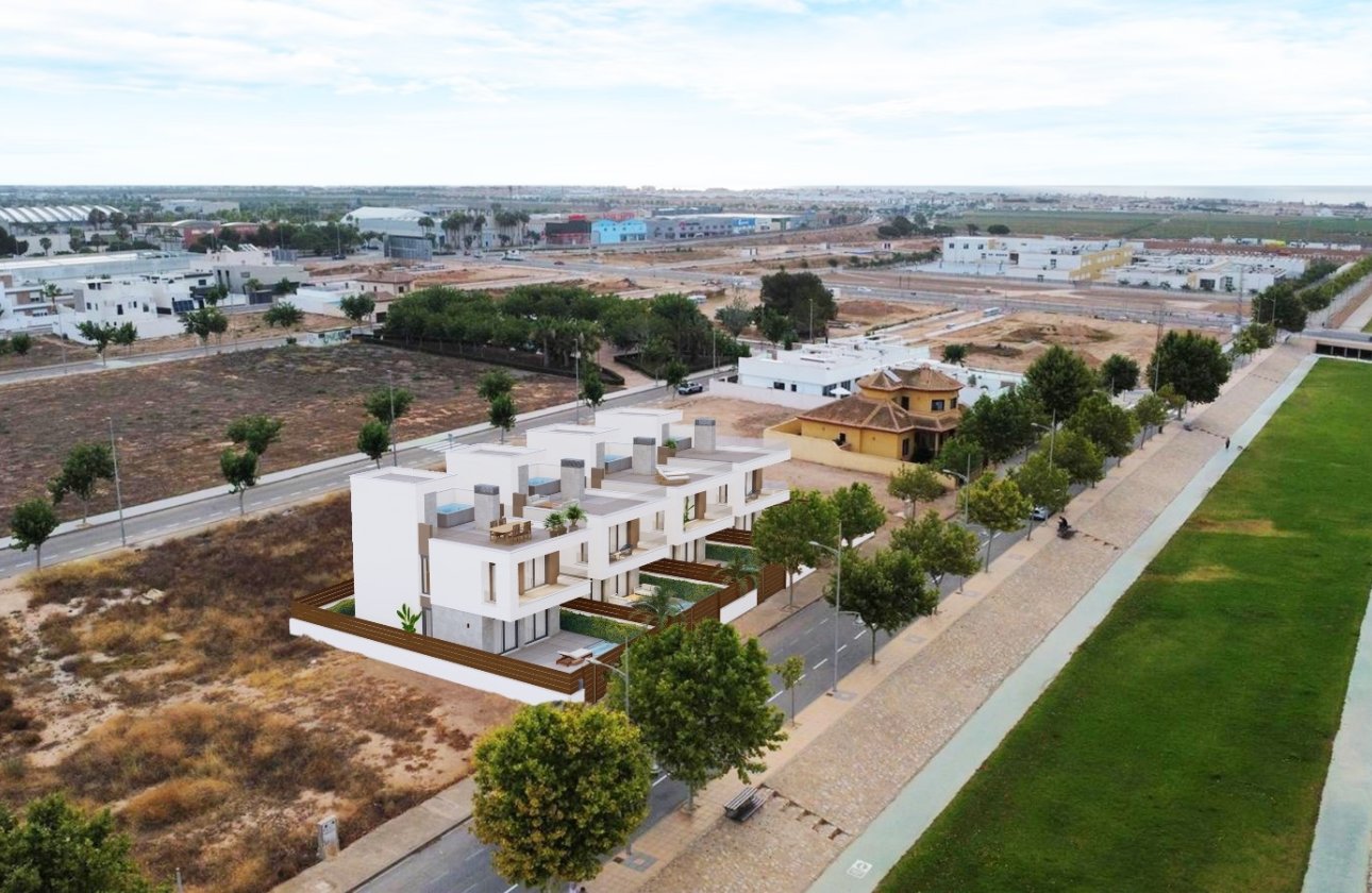 Obra nueva - Adosado - Pilar de la Horadada